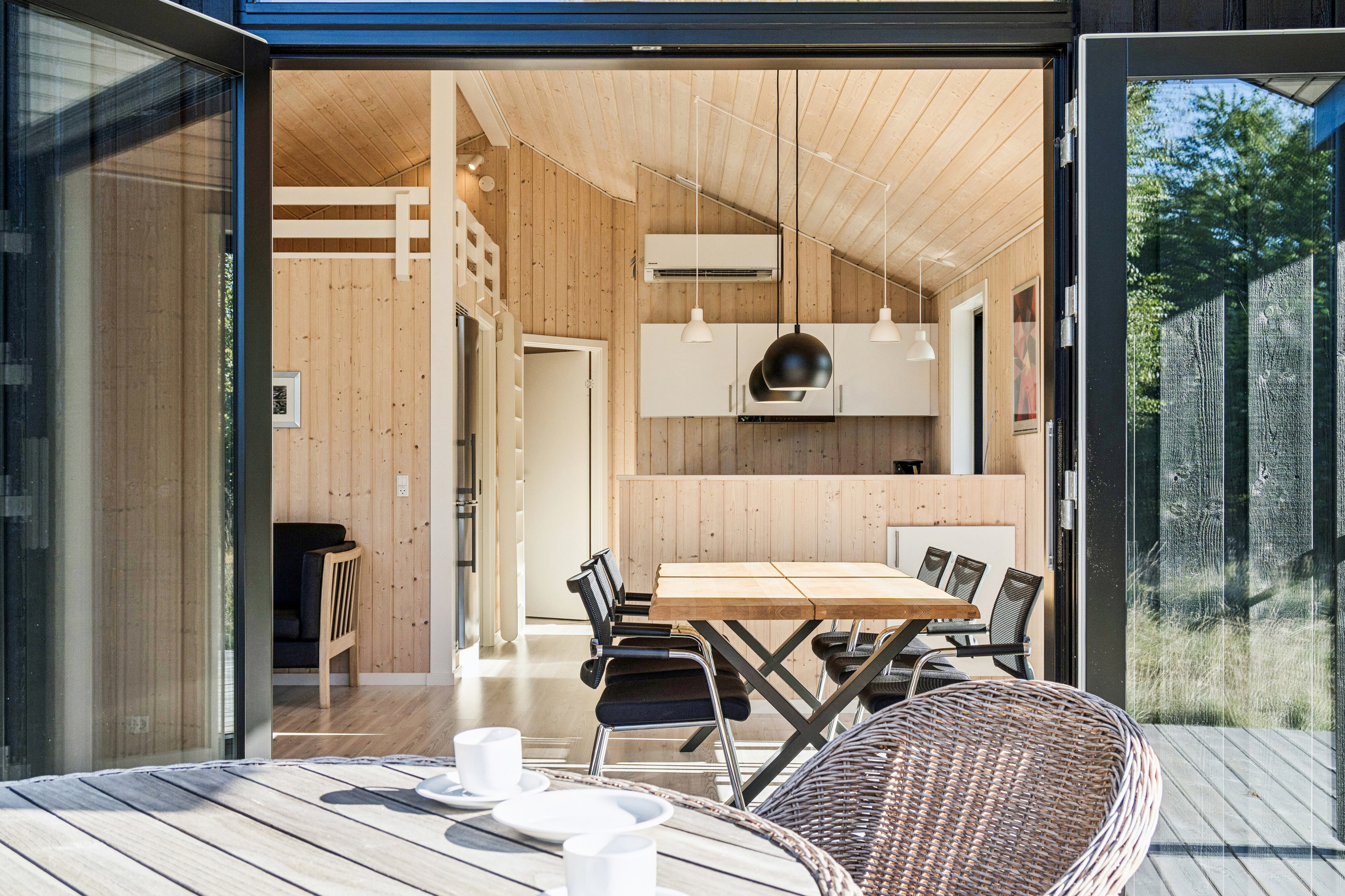 Fremhævet spisestue billede i fuldskærmstilstand. Billede af Abildhøj 3, Veddinge, 4540 Fårevejle