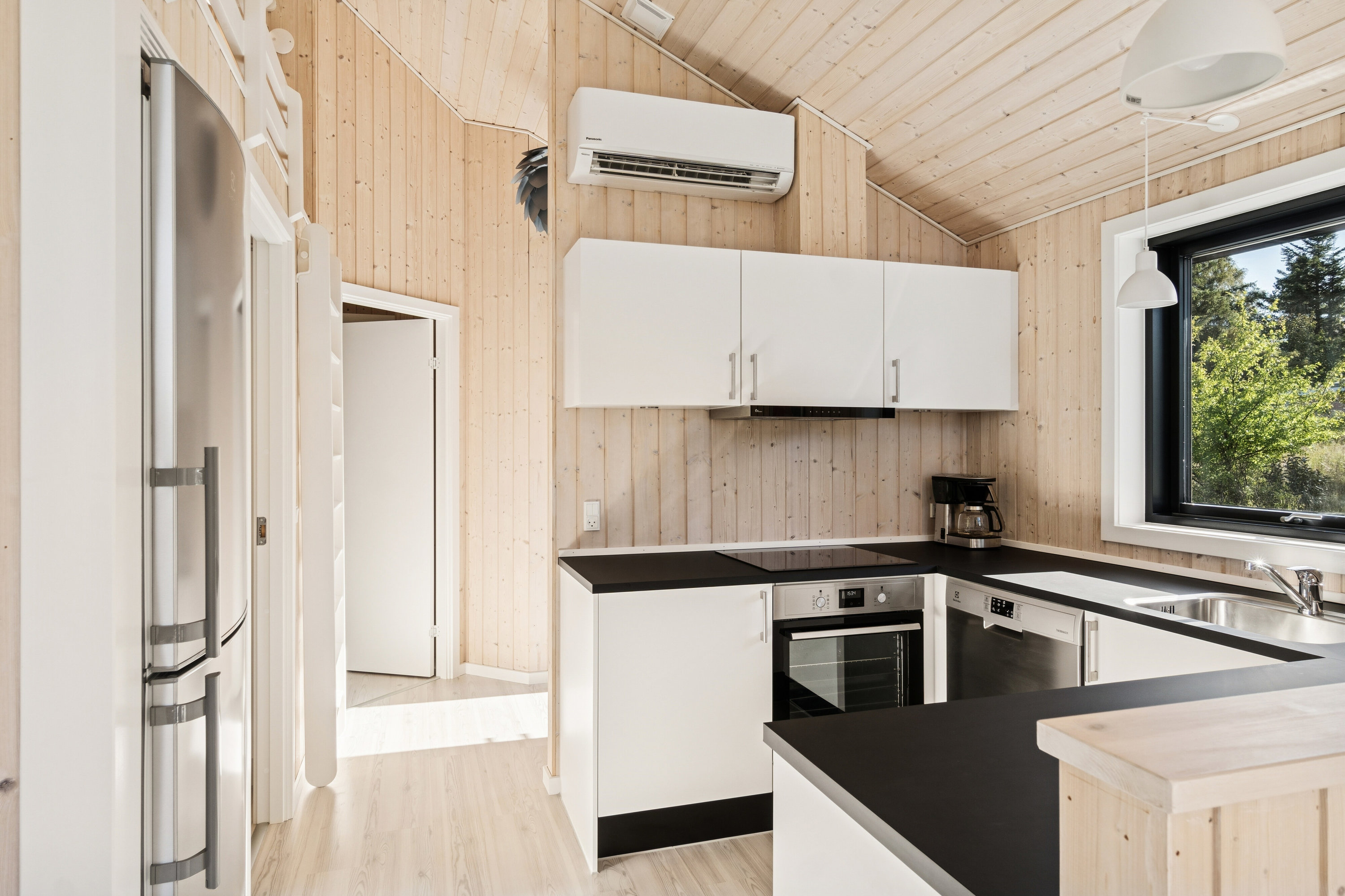 Fremhævet køkken billede i fuldskærmstilstand. Billede af Abildhøj 3, Veddinge, 4540 Fårevejle