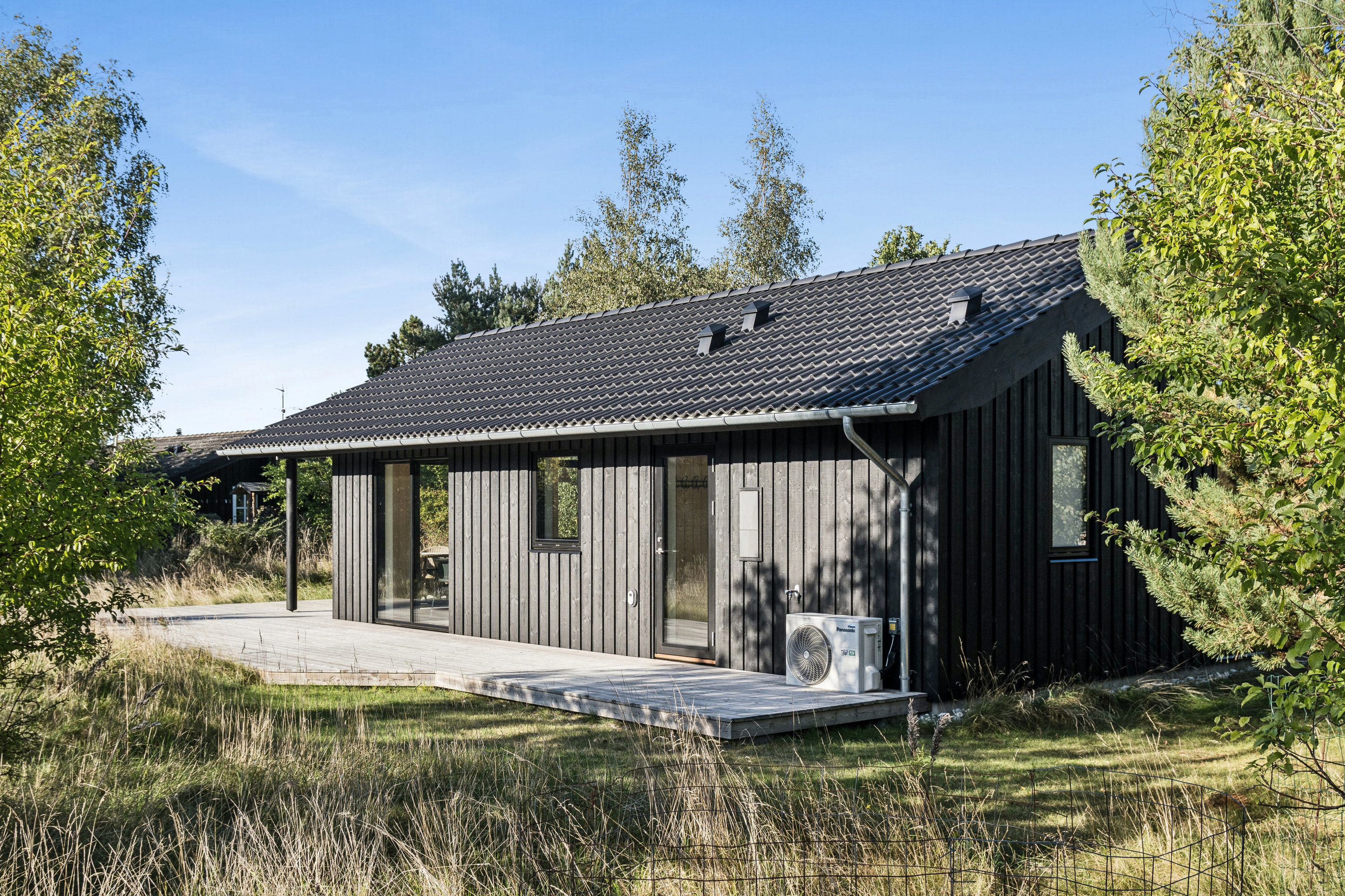 Fremhævet set fra haven billede i fuldskærmstilstand. Billede af Abildhøj 3, Veddinge, 4540 Fårevejle