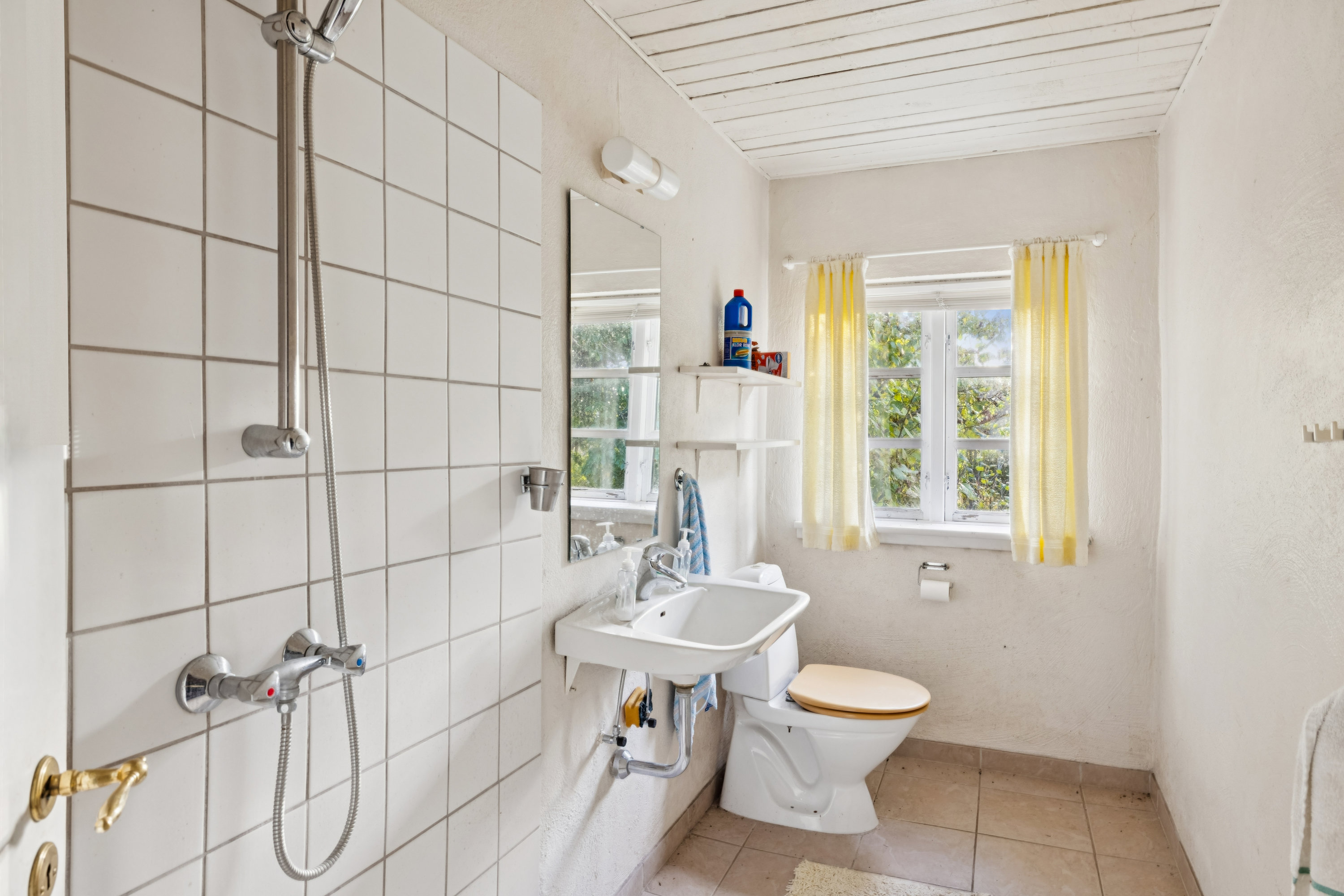 Fremhævet badeværelse billede i fuldskærmstilstand. Billede af Bendstrupvej 52, 8541 Skødstrup