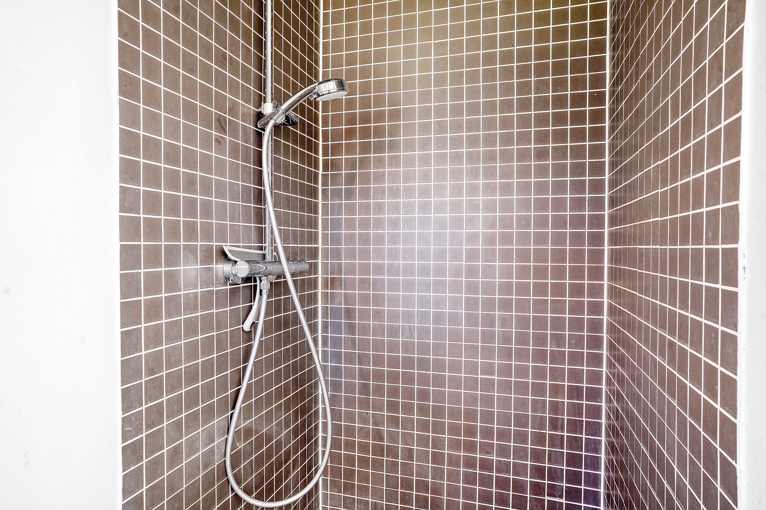 Fremhævet badeværelse billede i fuldskærmstilstand. Billede af Ledgårdsvej 18, 3100 Hornbæk