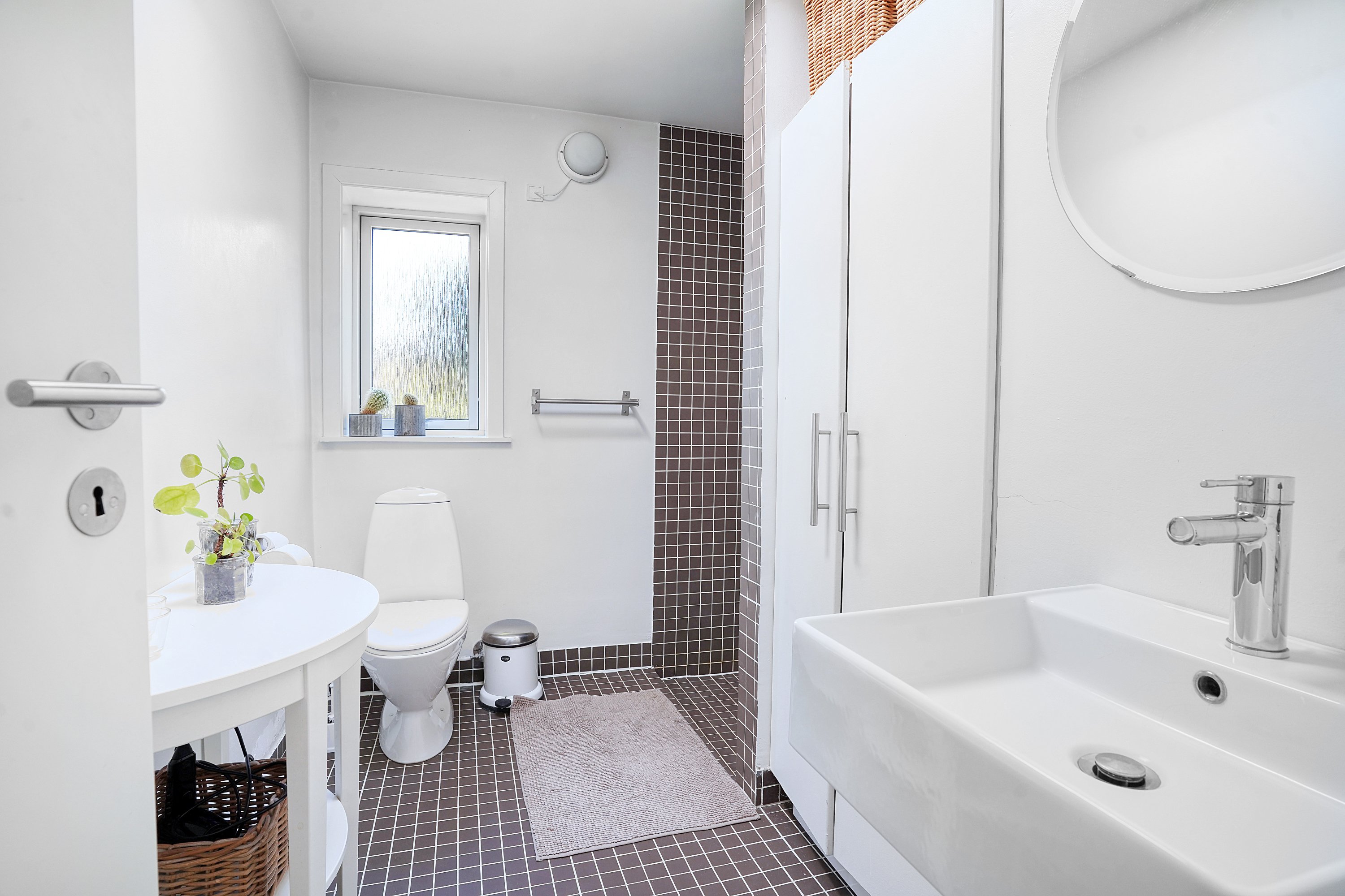 Fremhævet badeværelse billede i fuldskærmstilstand. Billede af Ledgårdsvej 18, 3100 Hornbæk