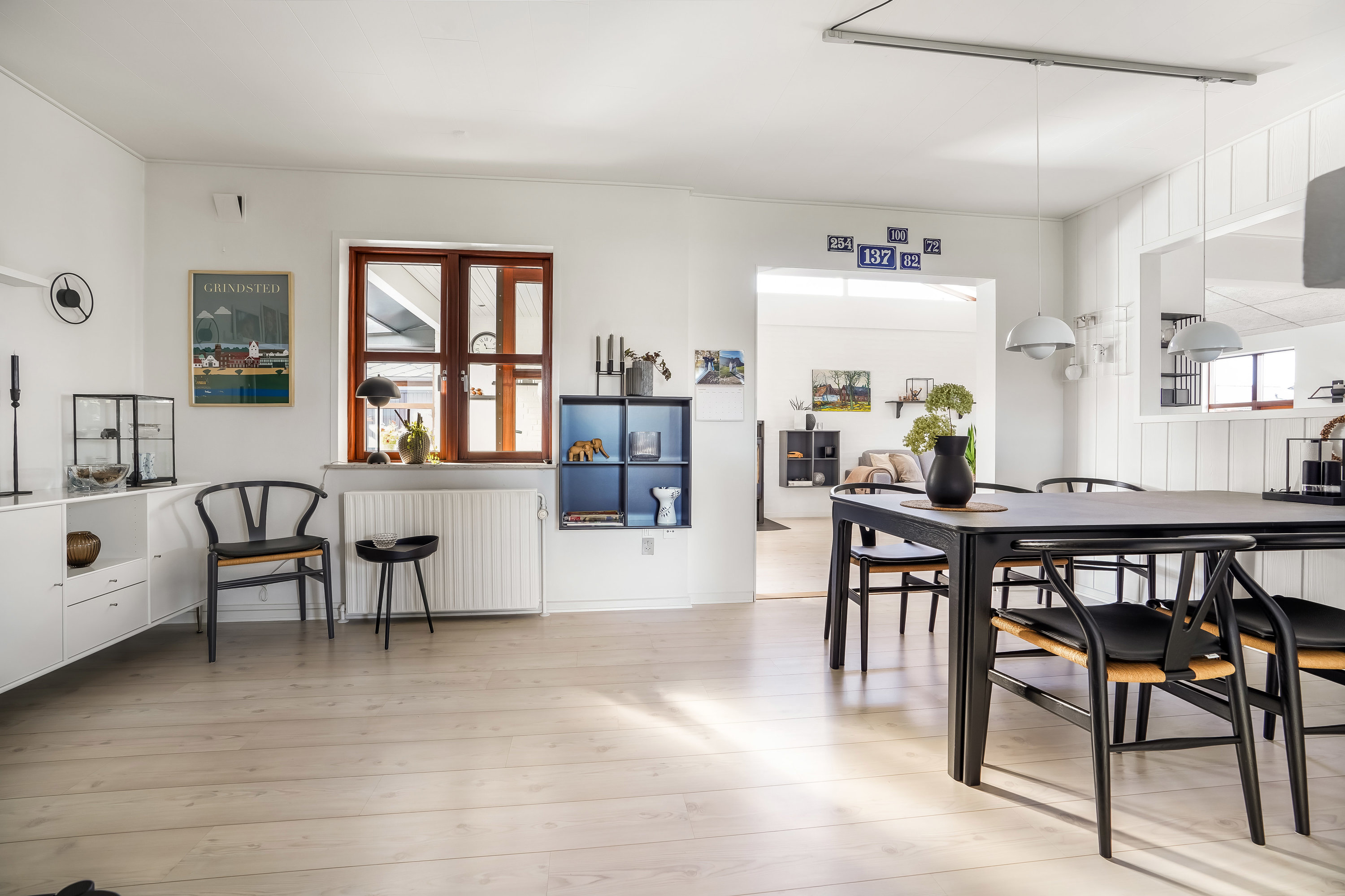 Fremhævet stue billede i fuldskærmstilstand. Billede af Ahornvej 1, 7200 Grindsted