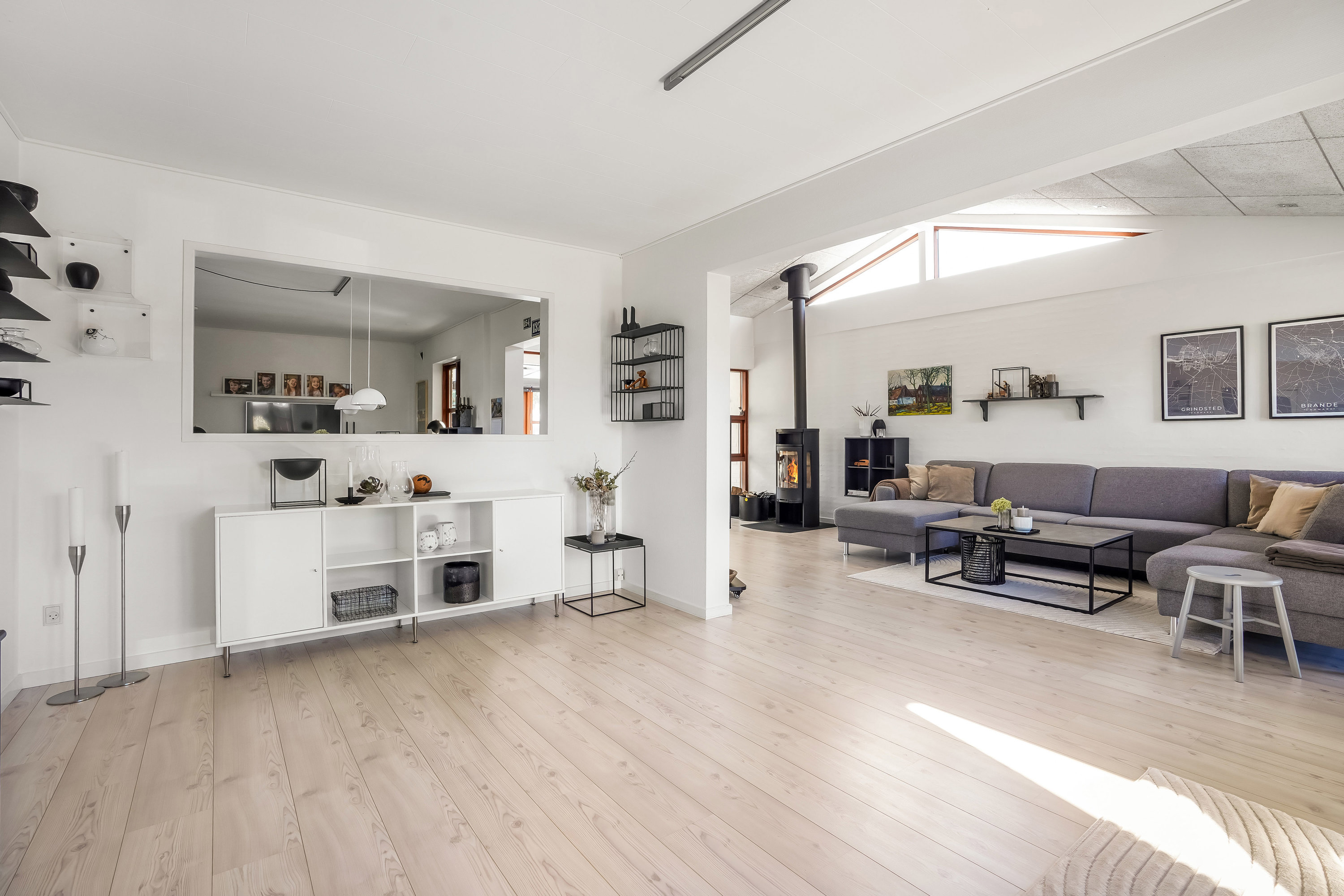 Fremhævet stue billede i fuldskærmstilstand. Billede af Ahornvej 1, 7200 Grindsted