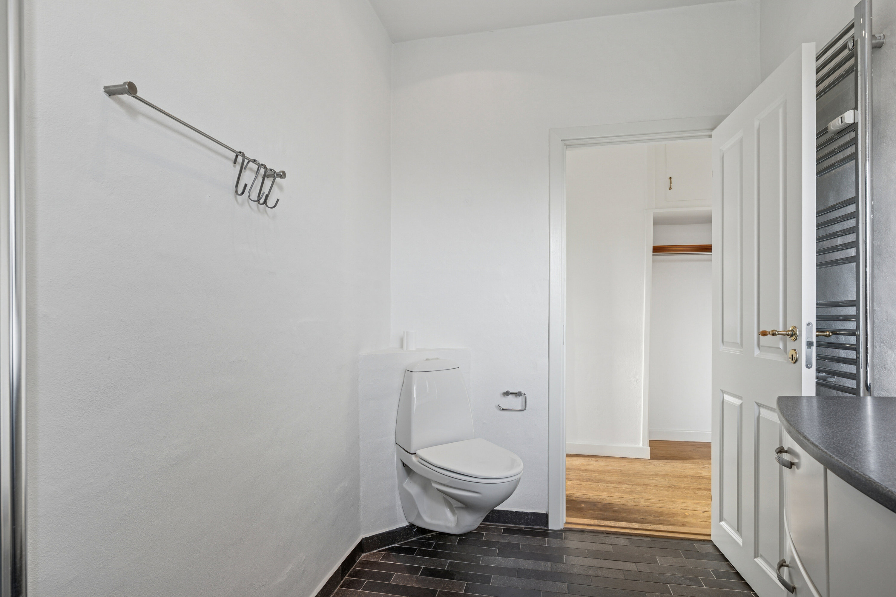 Fremhævet toilet billede i fuldskærmstilstand. Billede af Kampmannsgade 7, 1., 7400 Herning