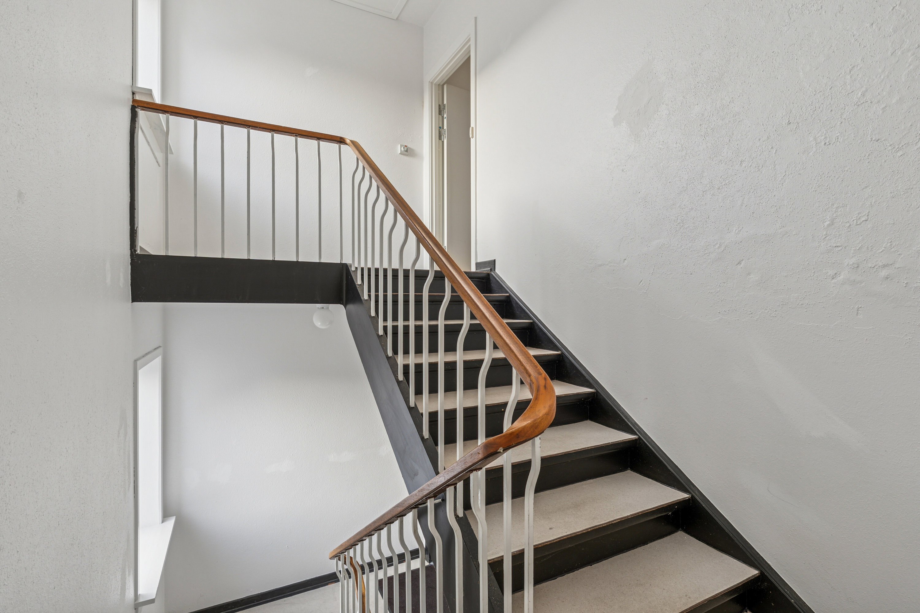 Fremhævet trappe billede i fuldskærmstilstand. Billede af Kampmannsgade 7, 1., 7400 Herning