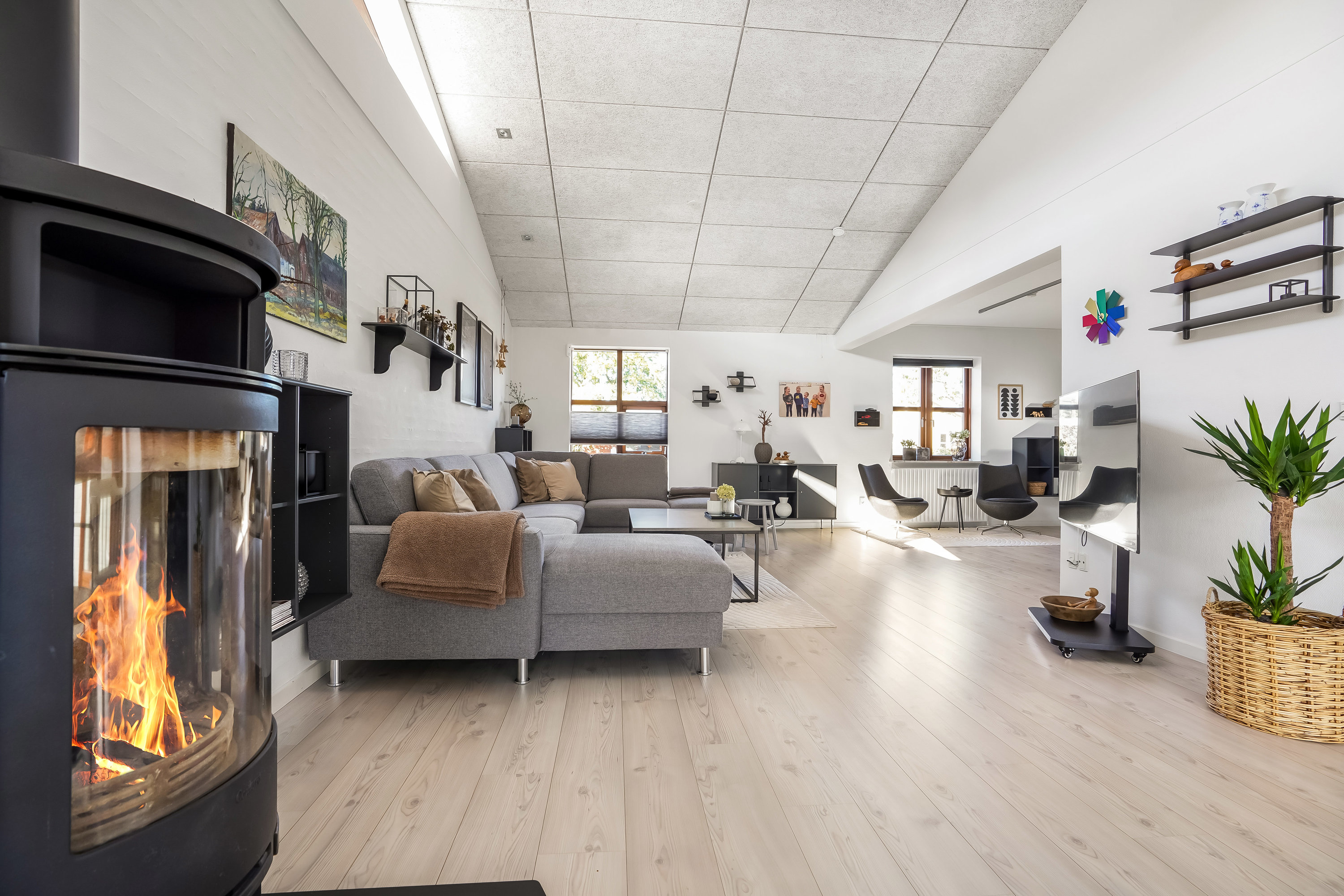 Fremhævet stue billede i fuldskærmstilstand. Billede af Ahornvej 1, 7200 Grindsted