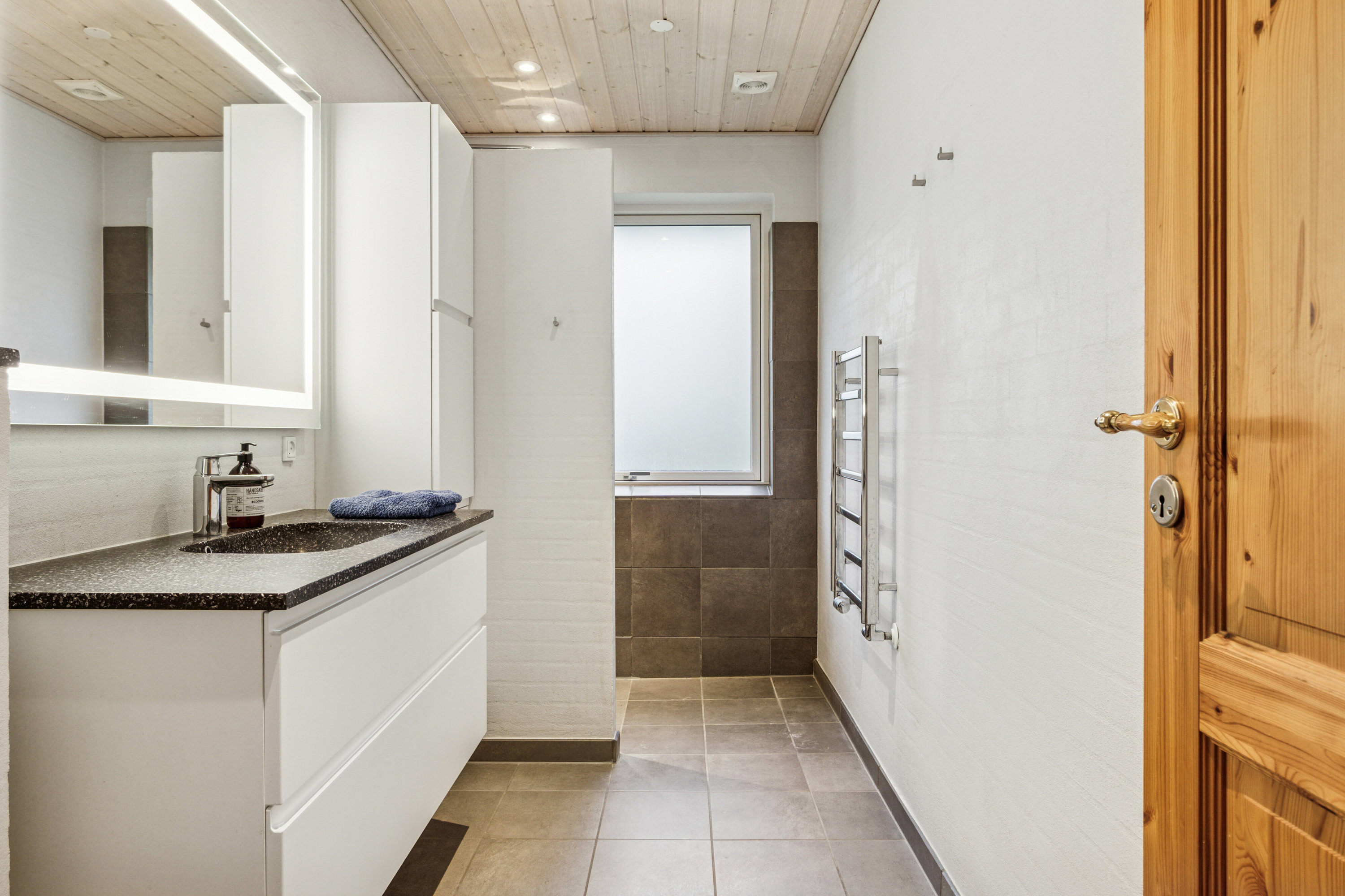 Fremhævet badeværelse billede i fuldskærmstilstand. Billede af Glaspustervej 7, 7730 Hanstholm