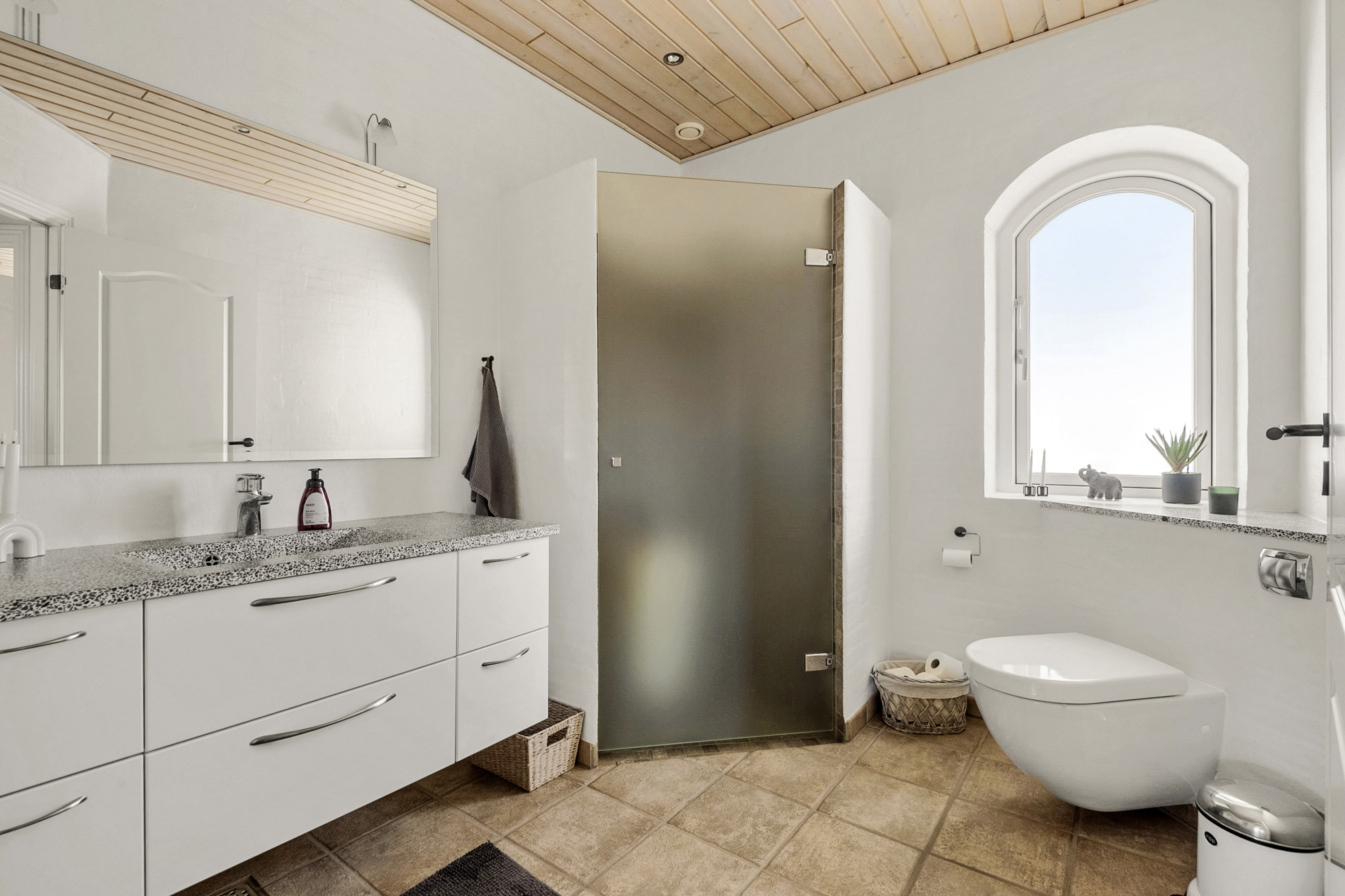 Fremhævet badeværelse billede i fuldskærmstilstand. Billede af Bjerget 20, 6800 Varde