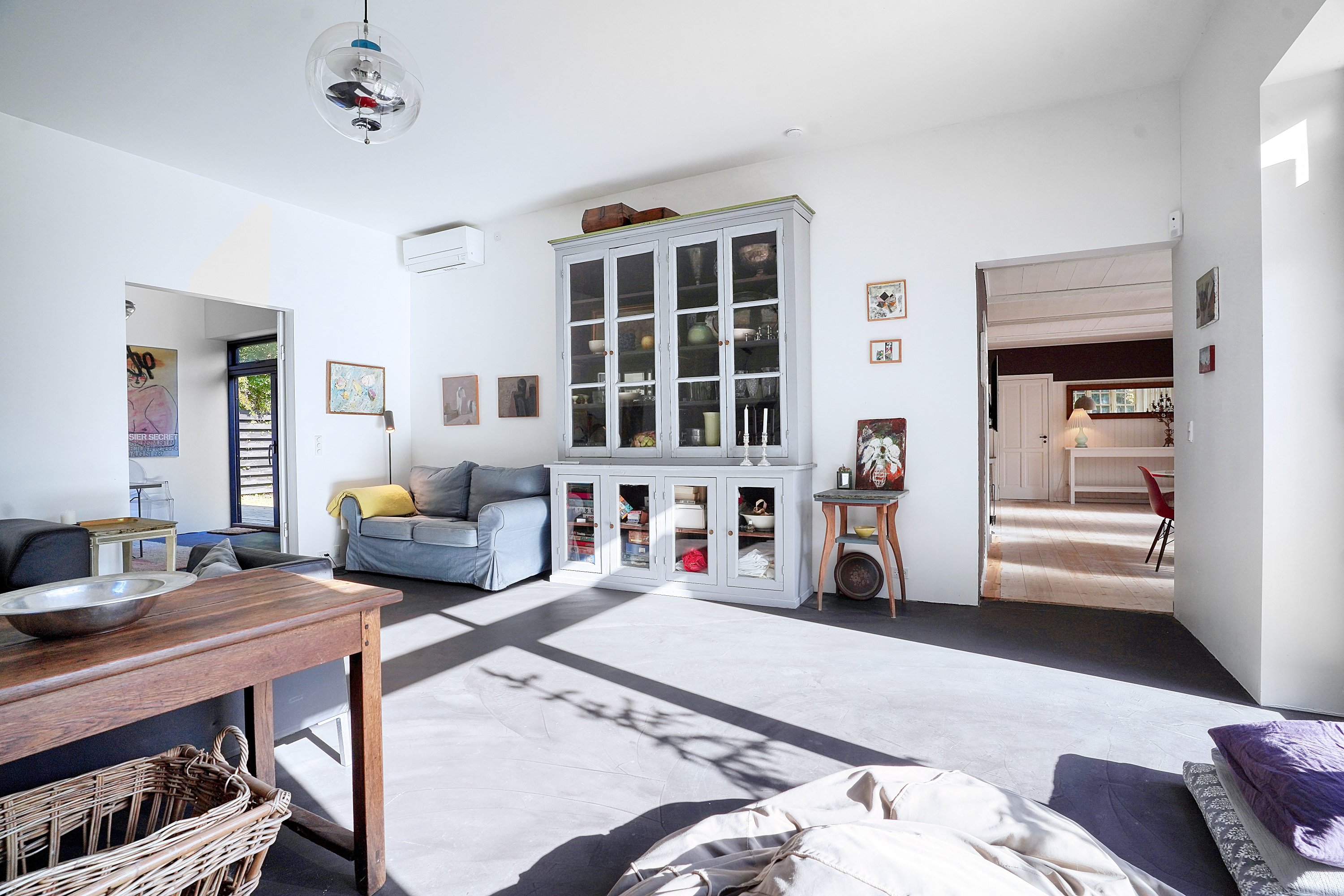 Fremhævet stue billede i fuldskærmstilstand. Billede af Kildevænget 6, Kildekrog, 3100 Hornbæk