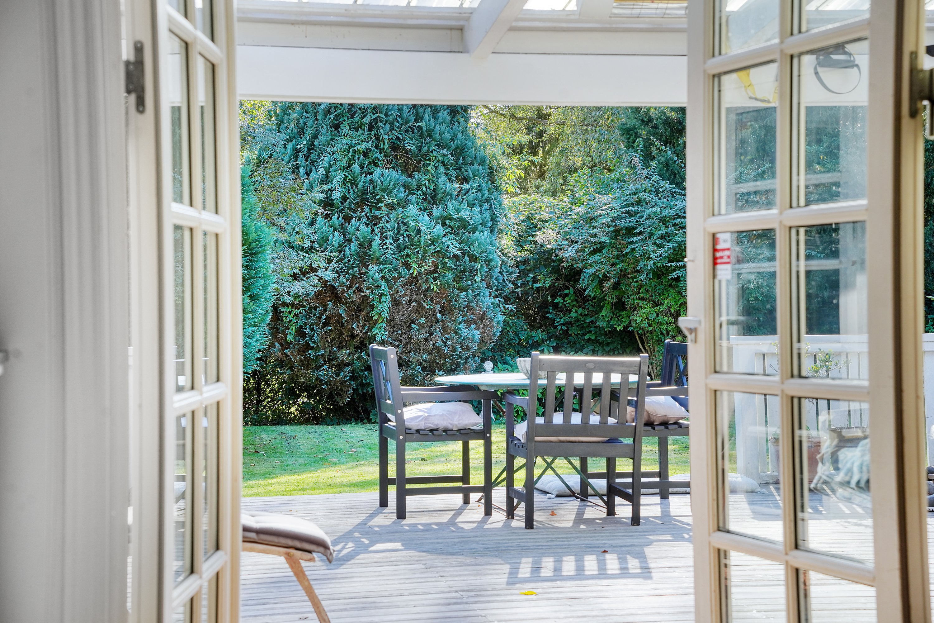 Fremhævet terrasse billede i fuldskærmstilstand. Billede af Kildevænget 6, Kildekrog, 3100 Hornbæk