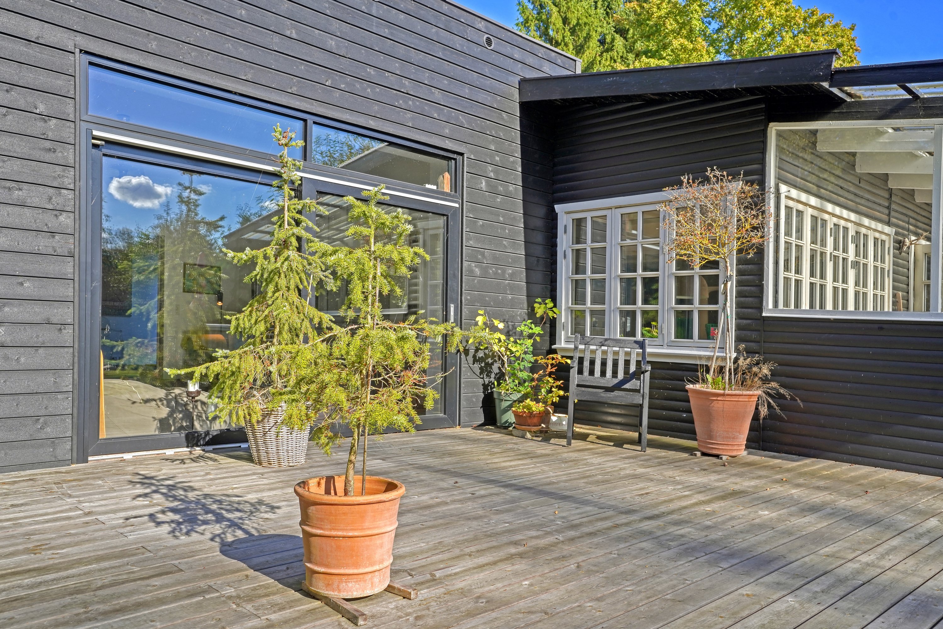 Fremhævet terrasse billede i fuldskærmstilstand. Billede af Kildevænget 6, Kildekrog, 3100 Hornbæk