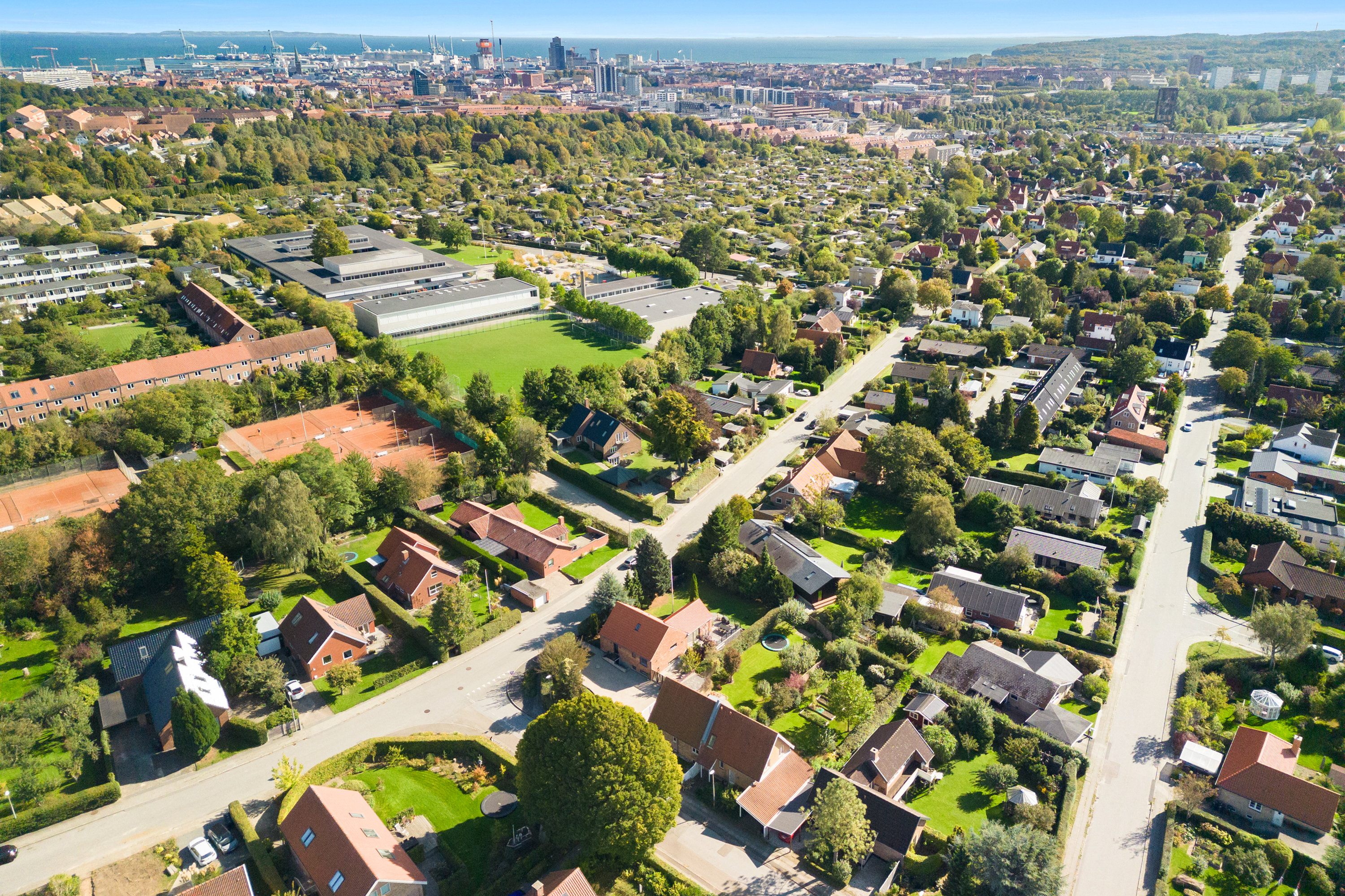 Fremhævet  billede i fuldskærmstilstand. Billede af Degnebakken 28, Hasle, 8210 Aarhus V