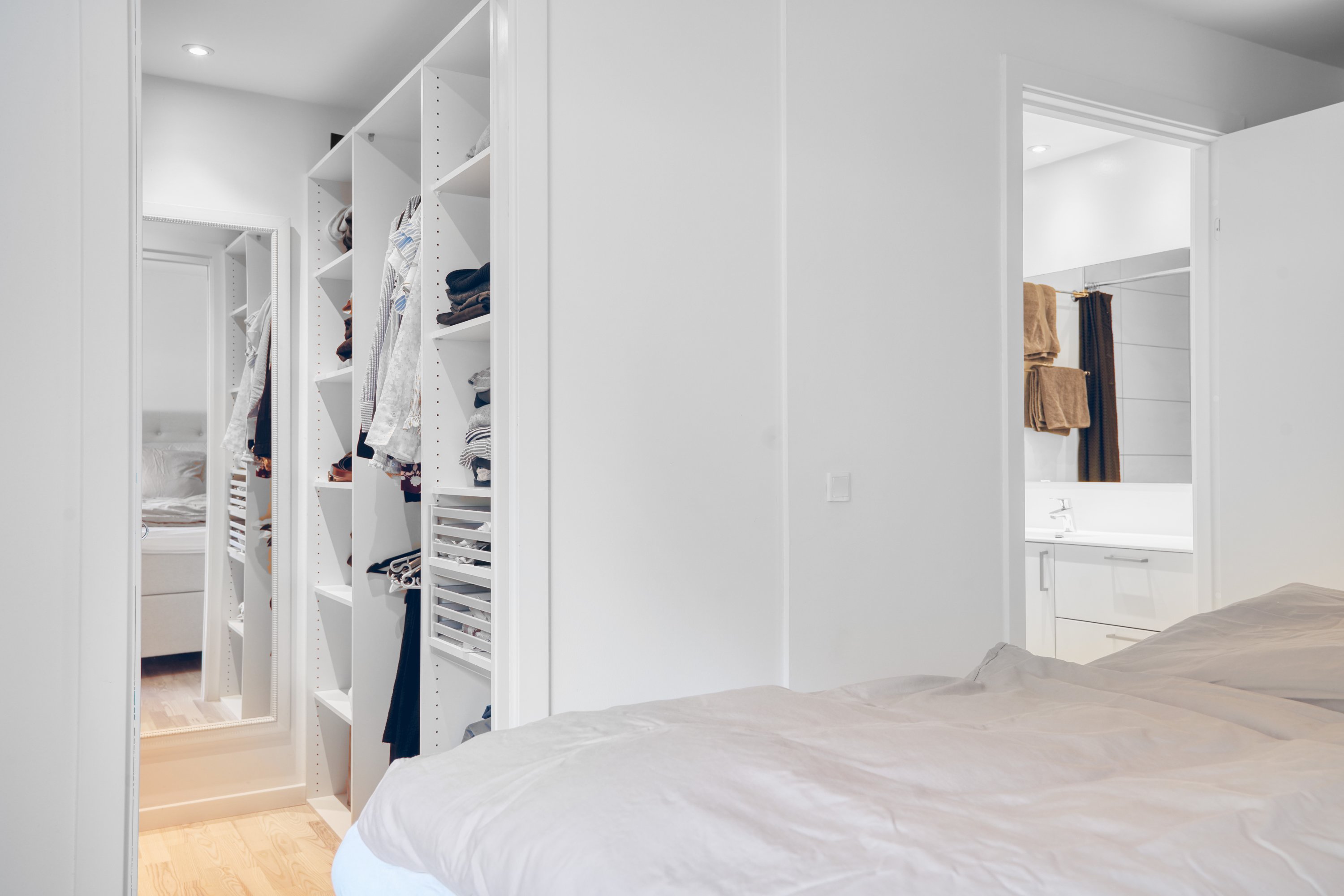 Fremhævet walkin closet billede i fuldskærmstilstand. Billede af Solrød Strandvej 116G, 2680 Solrød Strand