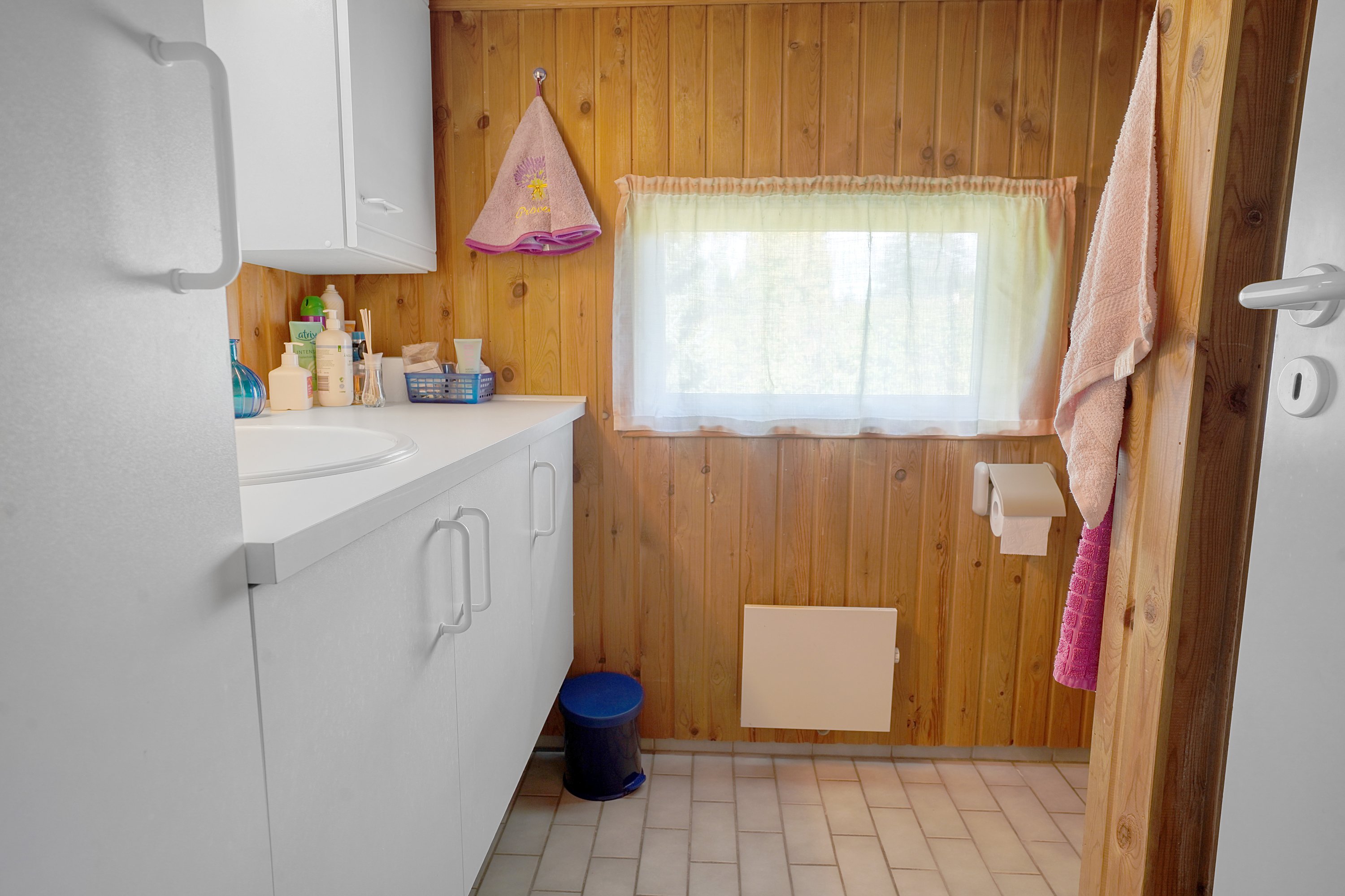 Fremhævet badeværelse billede i fuldskærmstilstand. Billede af Syrenvej 12, 3100 Hornbæk