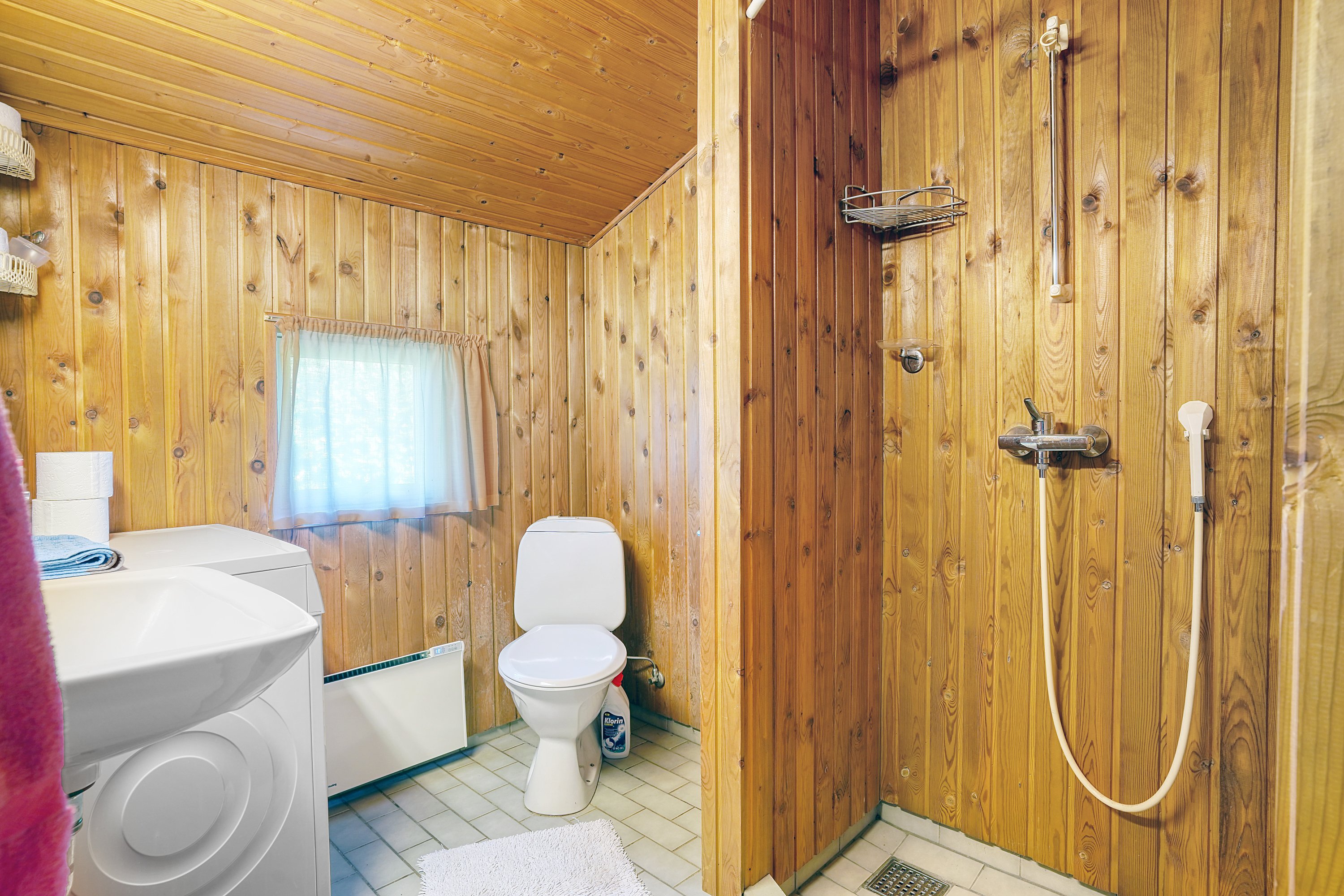 Fremhævet badeværelse billede i fuldskærmstilstand. Billede af Syrenvej 12, 3100 Hornbæk