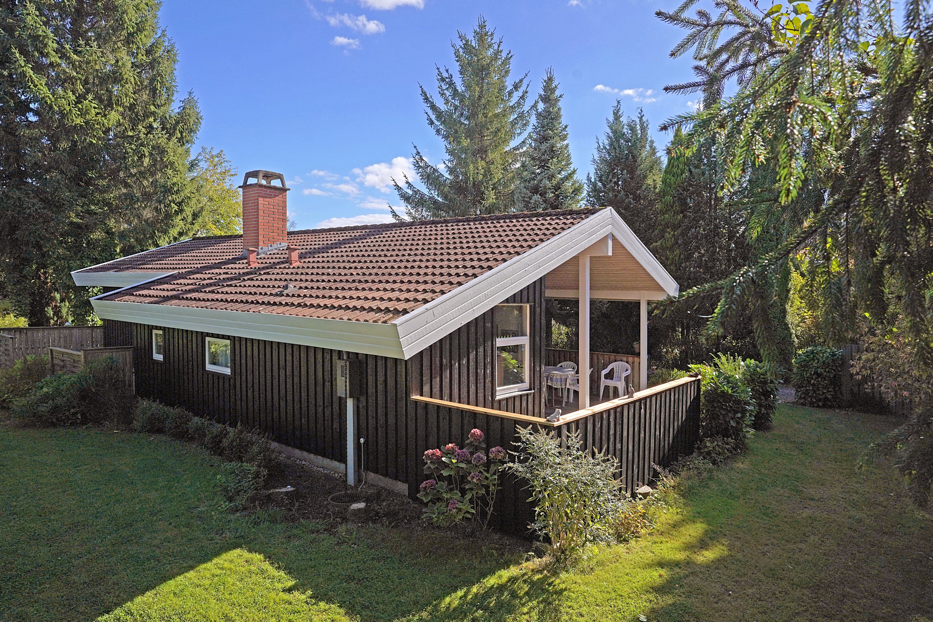 Fremhævet ejendommen billede i fuldskærmstilstand. Billede af Syrenvej 12, 3100 Hornbæk