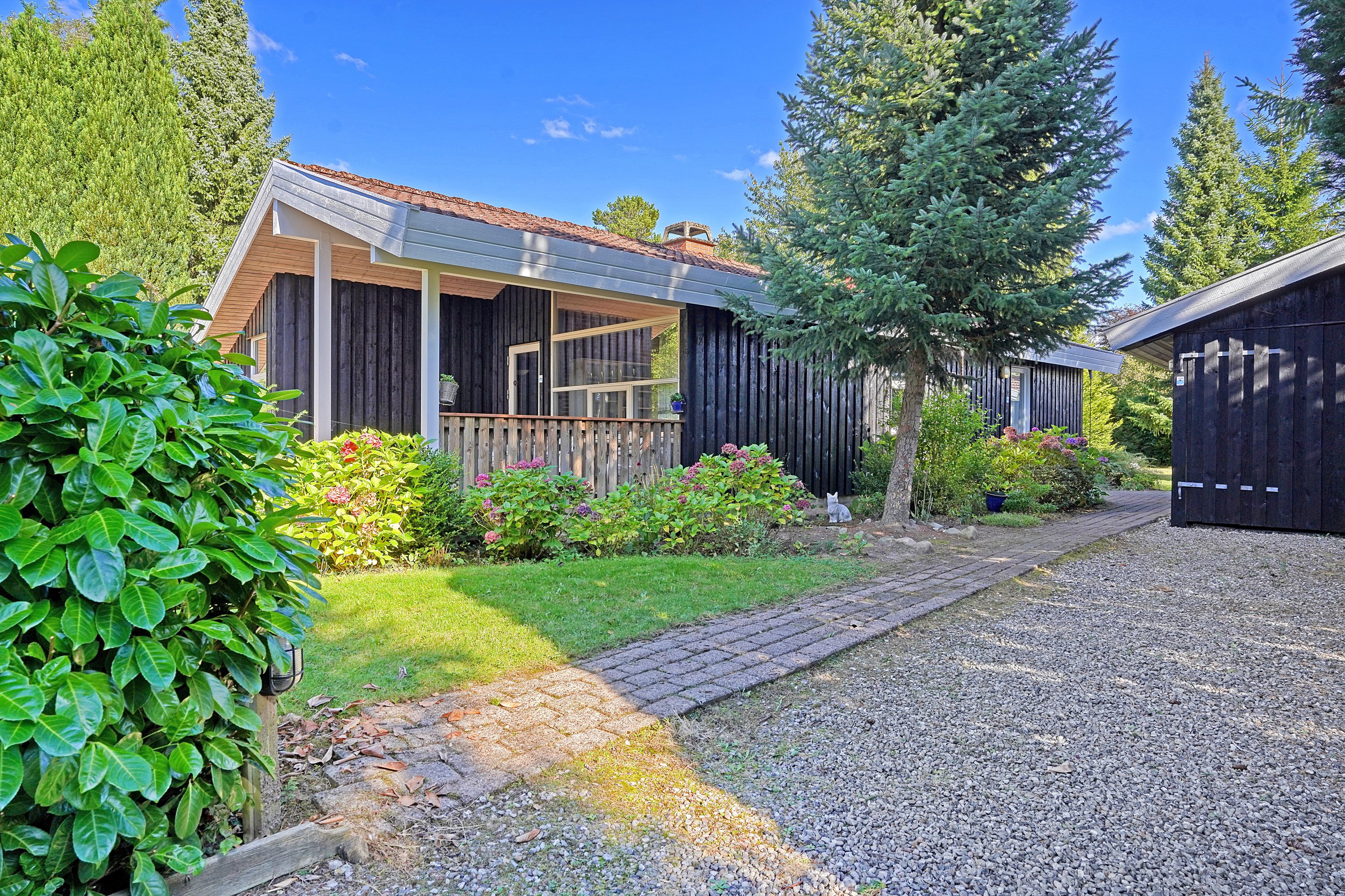 Fremhævet ejendommen billede i fuldskærmstilstand. Billede af Syrenvej 12, 3100 Hornbæk