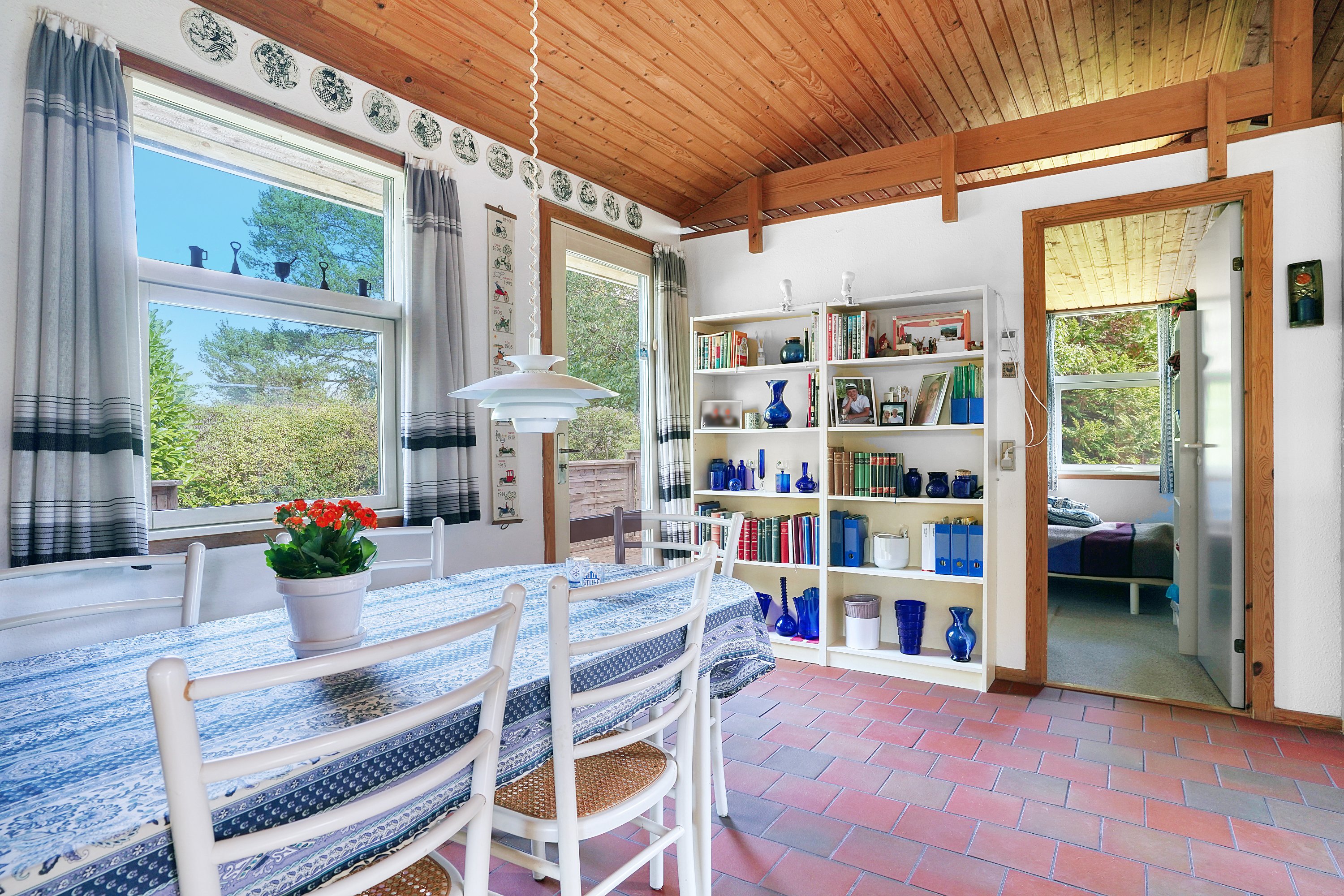 Fremhævet spisestue billede i fuldskærmstilstand. Billede af Syrenvej 12, 3100 Hornbæk