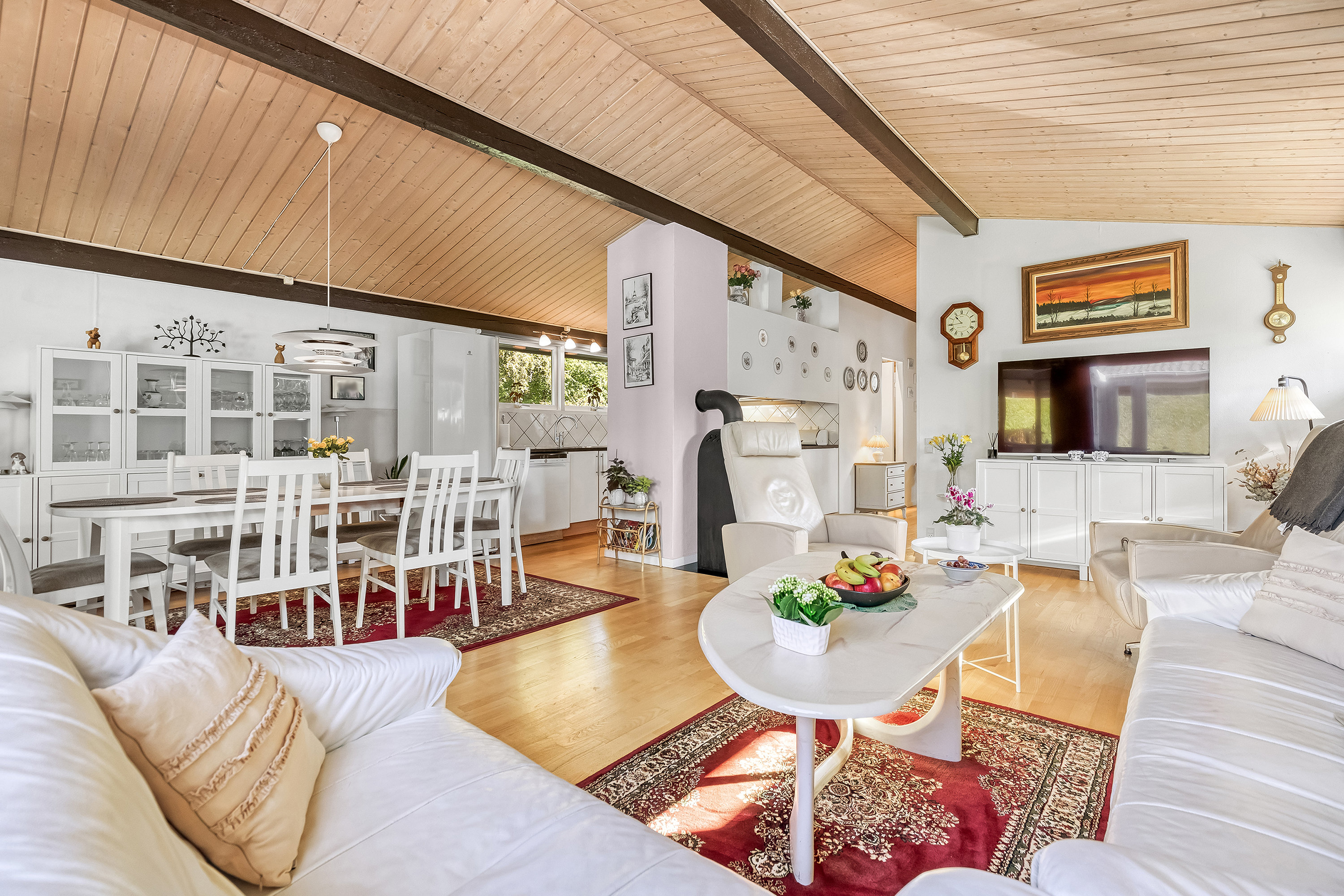 Fremhævet stue billede i fuldskærmstilstand. Billede af Tofte-Åsen 14, Rågeleje, 3210 Vejby