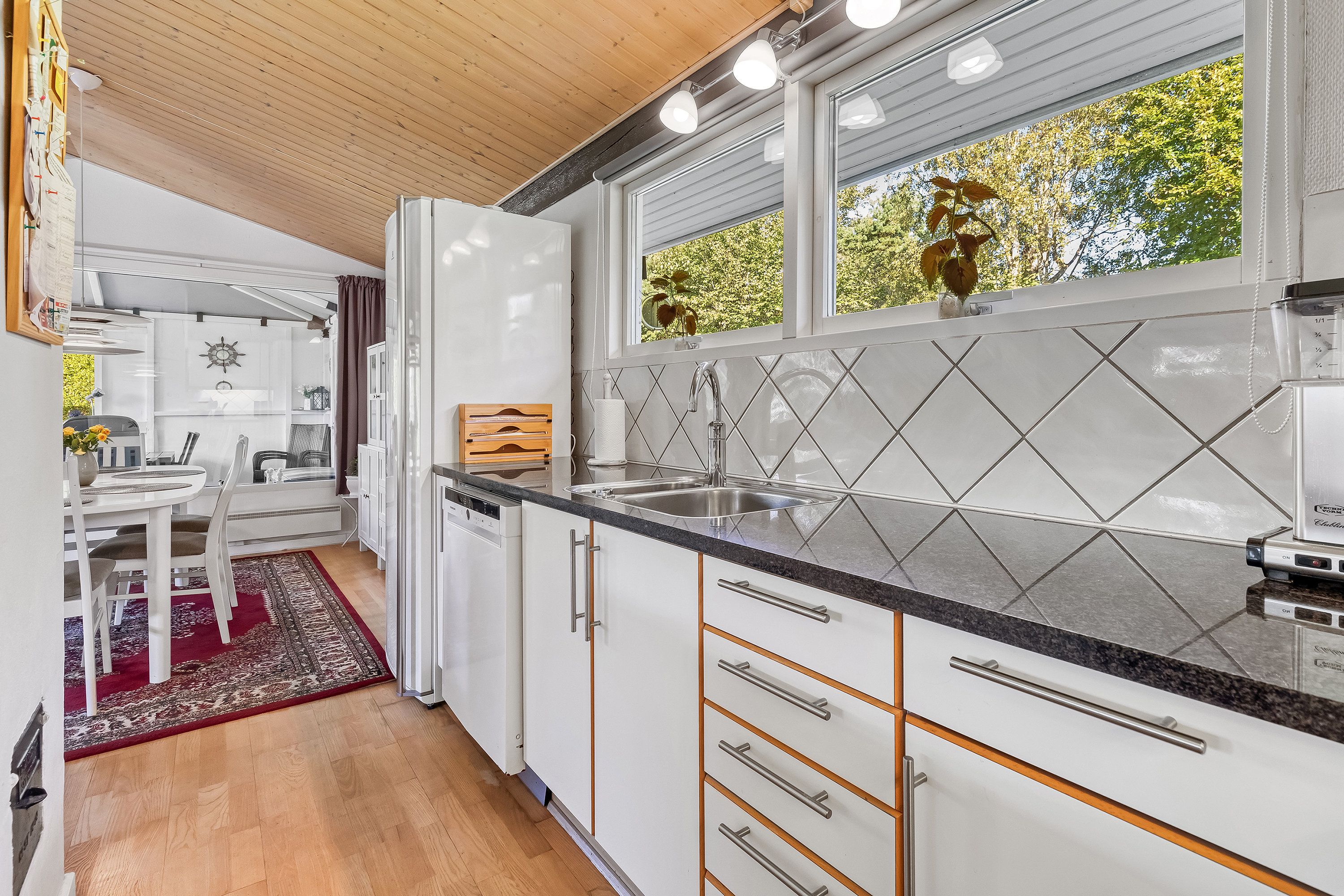 Fremhævet køkken billede i fuldskærmstilstand. Billede af Tofte-Åsen 14, Rågeleje, 3210 Vejby