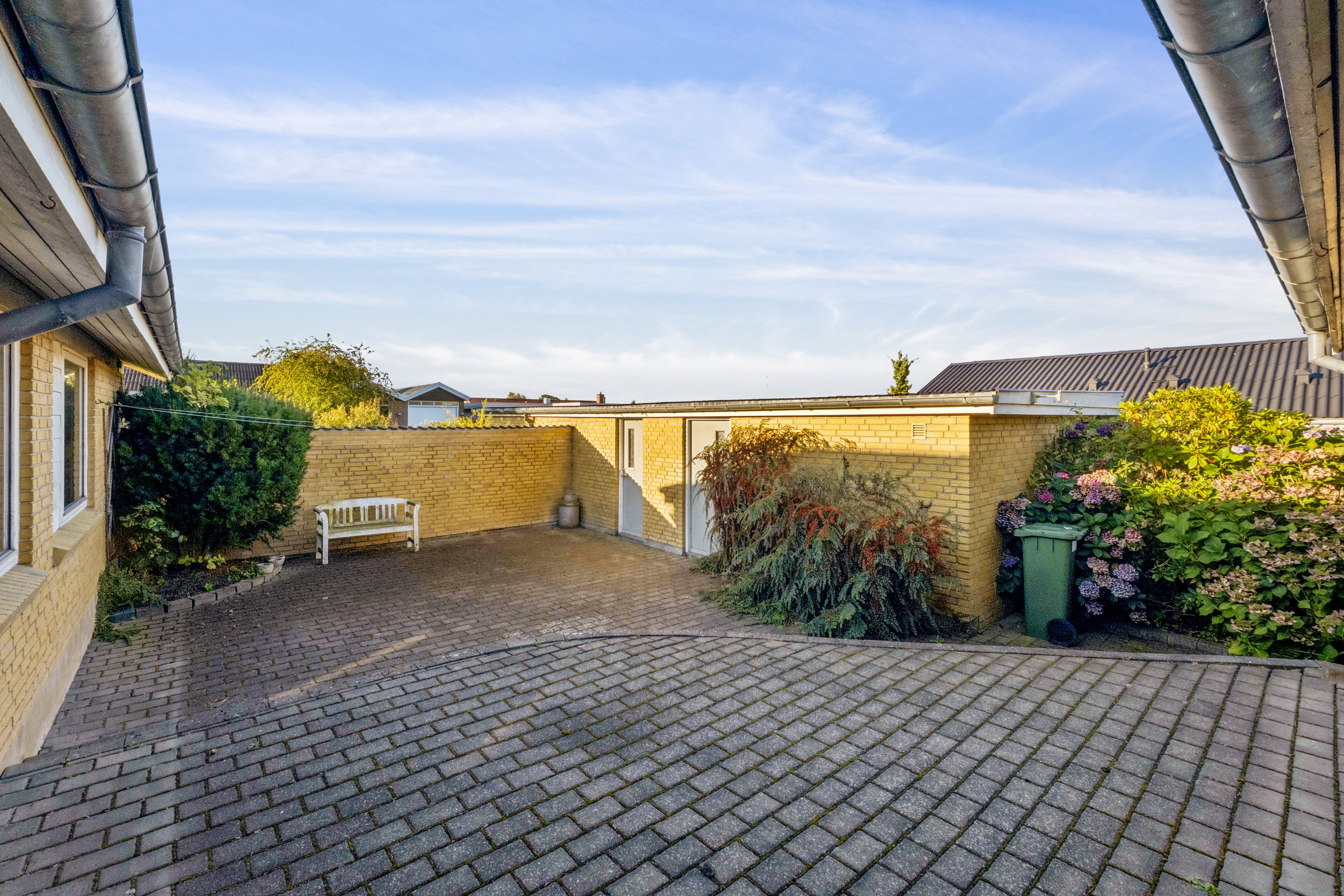 Fremhævet terrasse billede i fuldskærmstilstand. Billede af Kærvænget 4, Dommerby, 7800 Skive