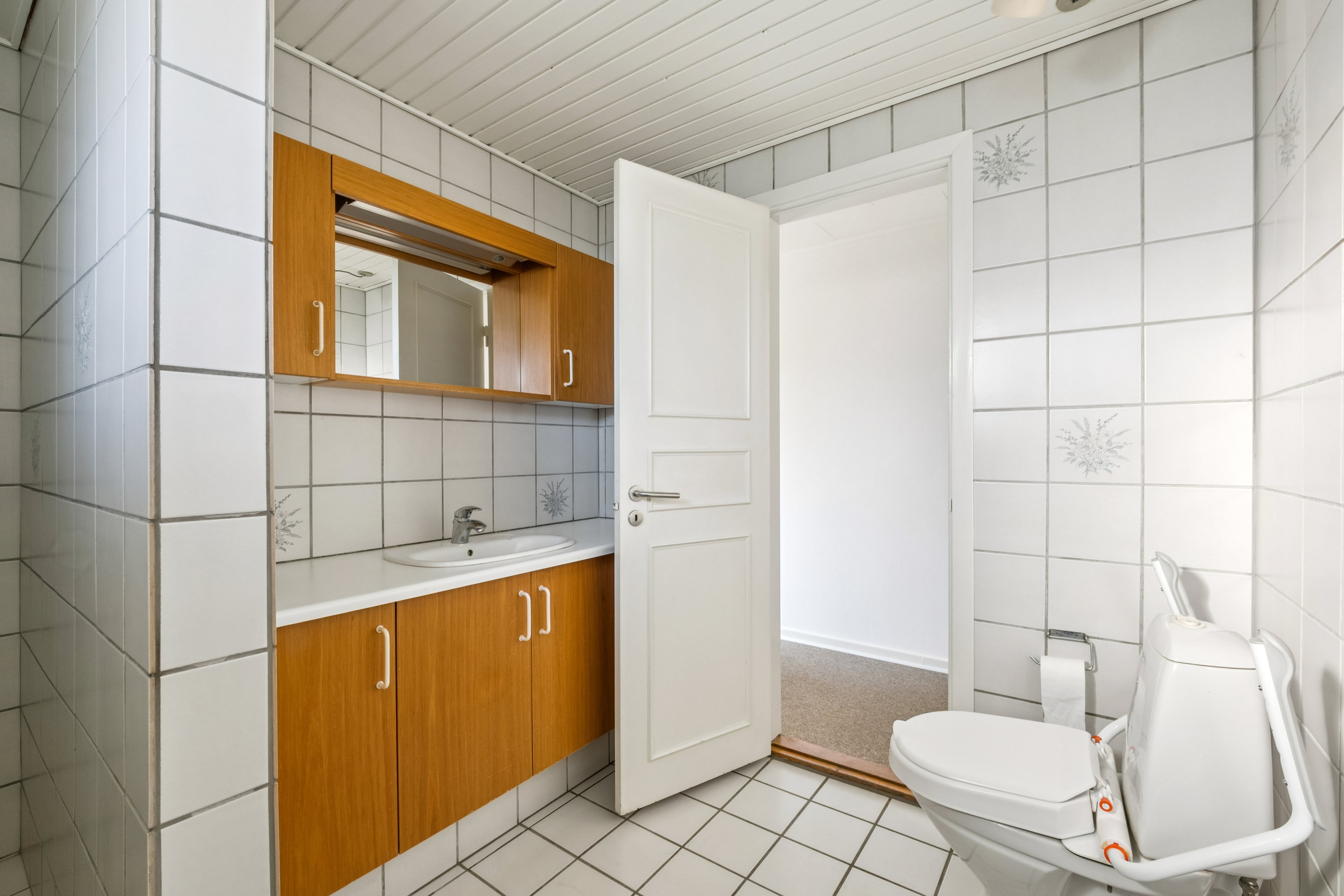 Fremhævet badeværelse billede i fuldskærmstilstand. Billede af Kærvænget 4, Dommerby, 7800 Skive