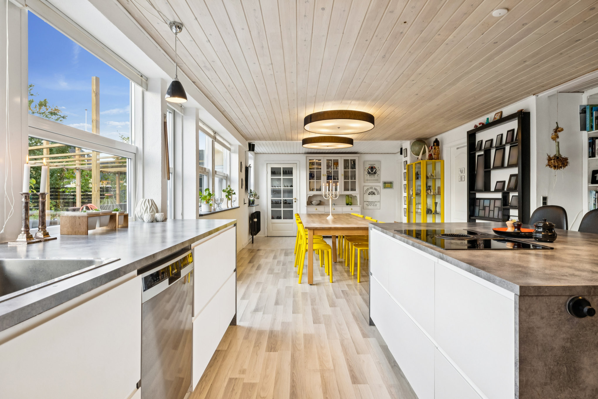 Fremhævet køkken billede i fuldskærmstilstand. Billede af Tværstien 8, 8870 Langå