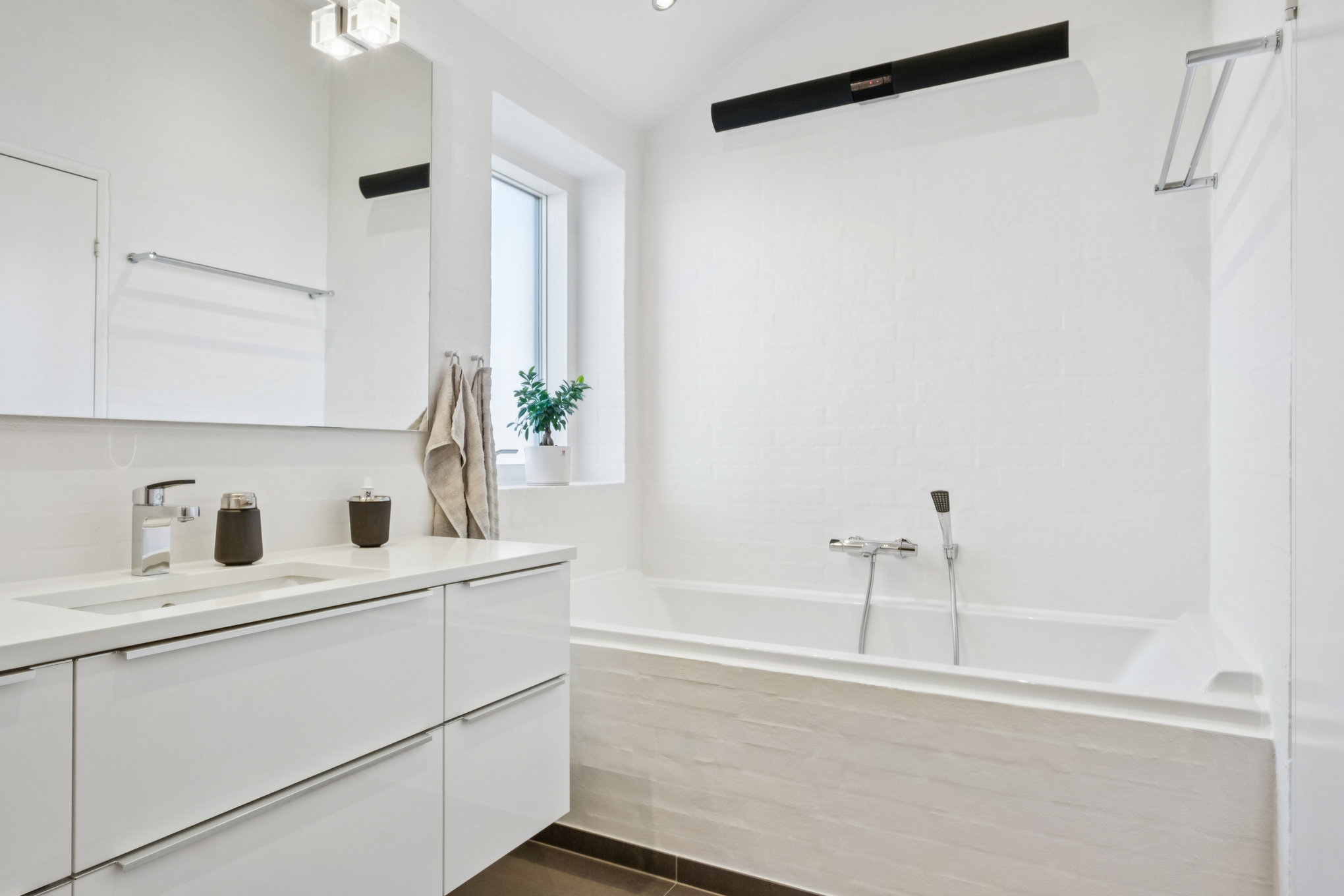 Fremhævet badeværelse billede i fuldskærmstilstand. Billede af Straussvej 6, 8920 Randers NV