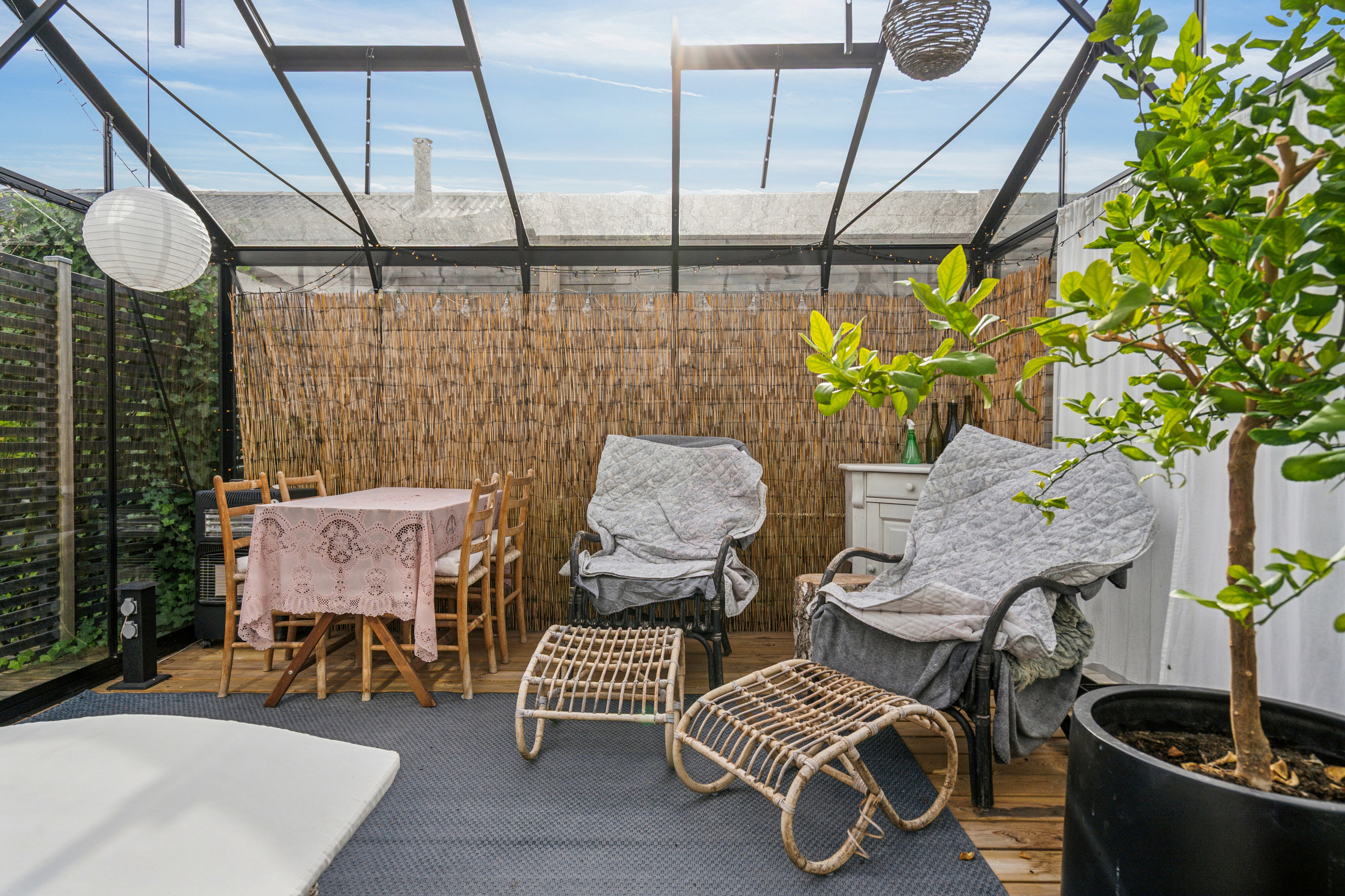 Fremhævet udestue billede i fuldskærmstilstand. Billede af Lumbyvej 55, 5000 Odense C