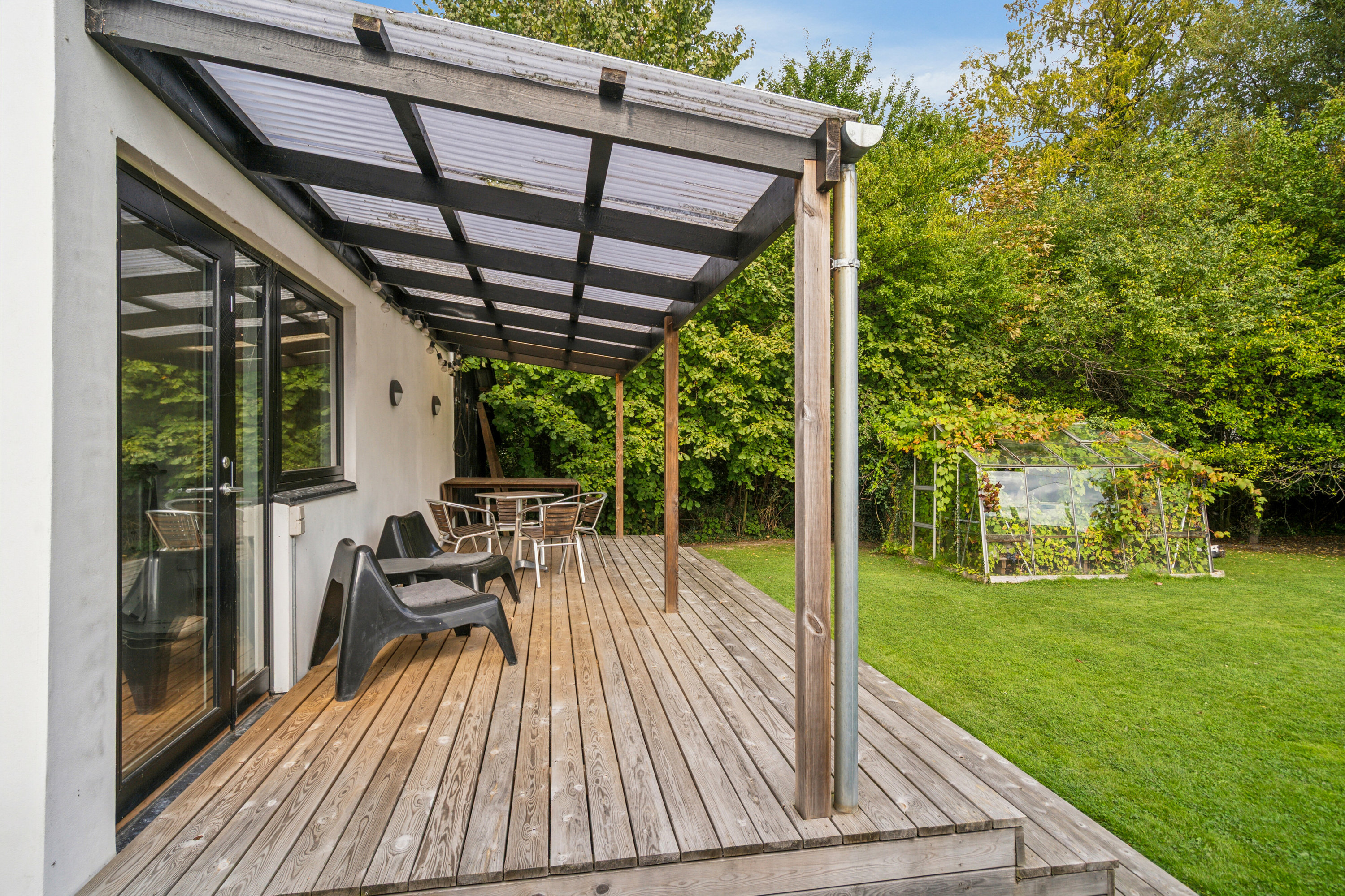 Fremhævet overdækket terrasse billede i fuldskærmstilstand. Billede af Lumbyvej 55, 5000 Odense C