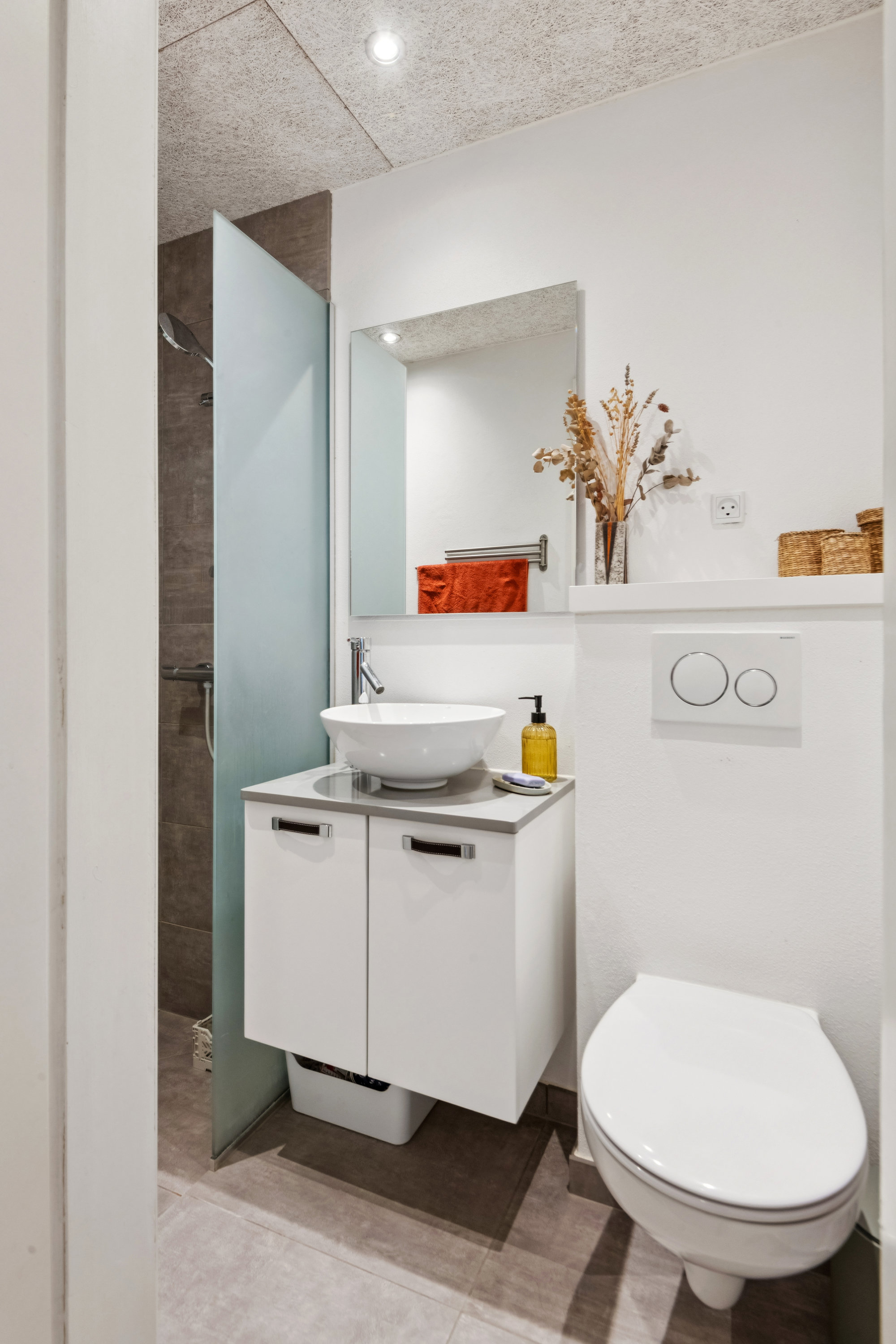 Fremhævet badeværelse billede i fuldskærmstilstand. Billede af Østerbro 22, 2. tv., 9000 Aalborg