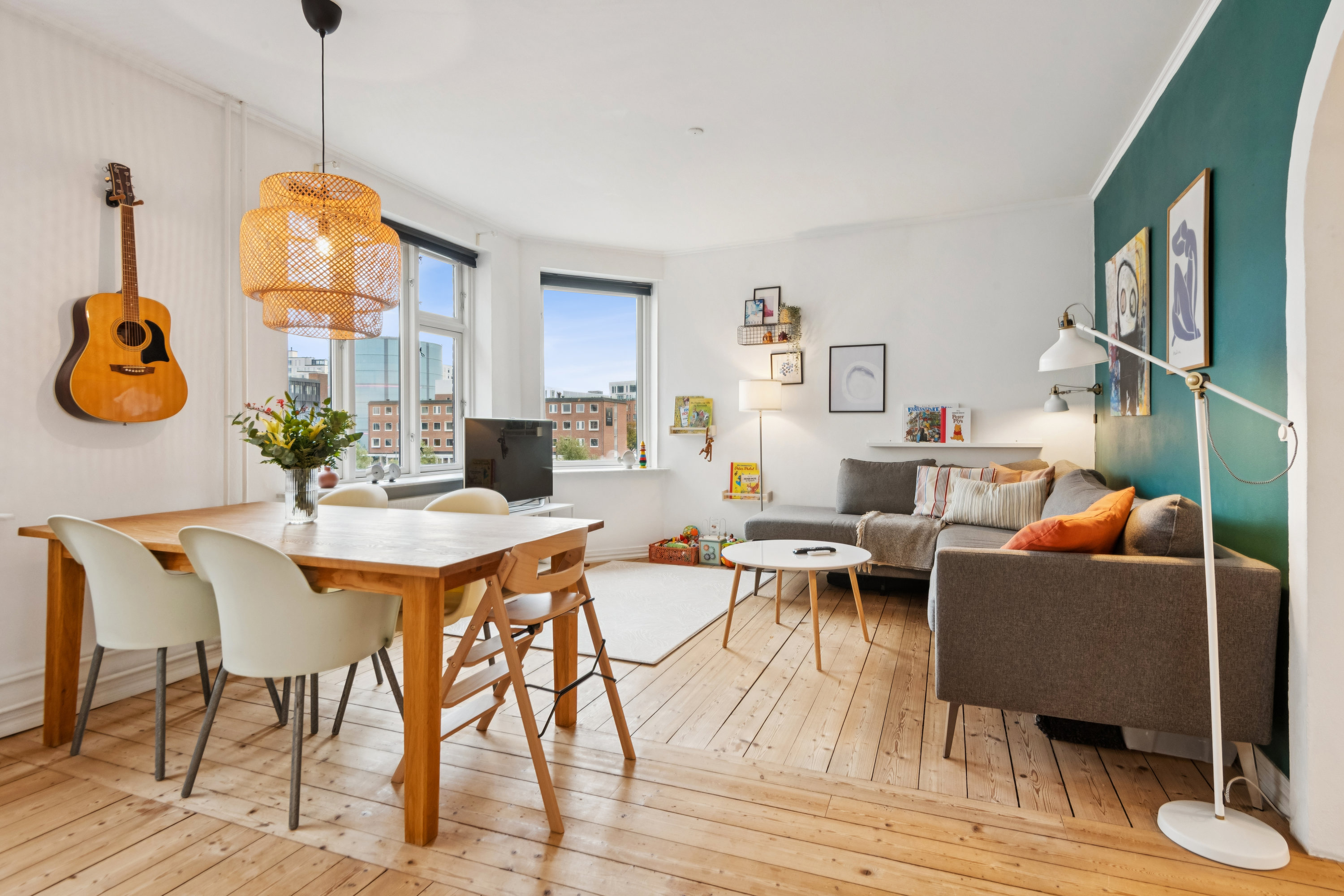 Fremhævet stue billede i fuldskærmstilstand. Billede af Østerbro 22, 2. tv., 9000 Aalborg