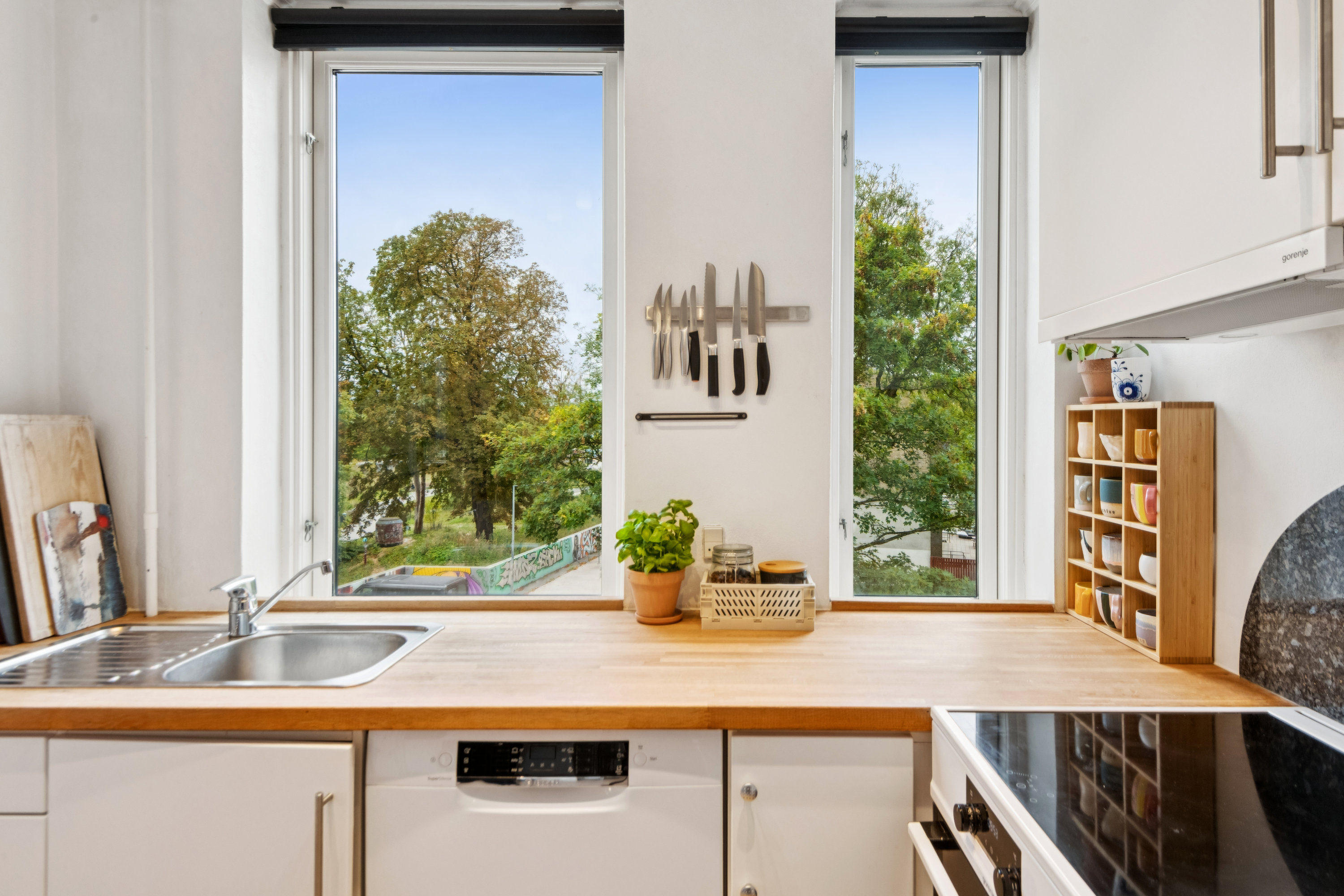 Fremhævet køkken billede i fuldskærmstilstand. Billede af Østerbro 22, 2. tv., 9000 Aalborg