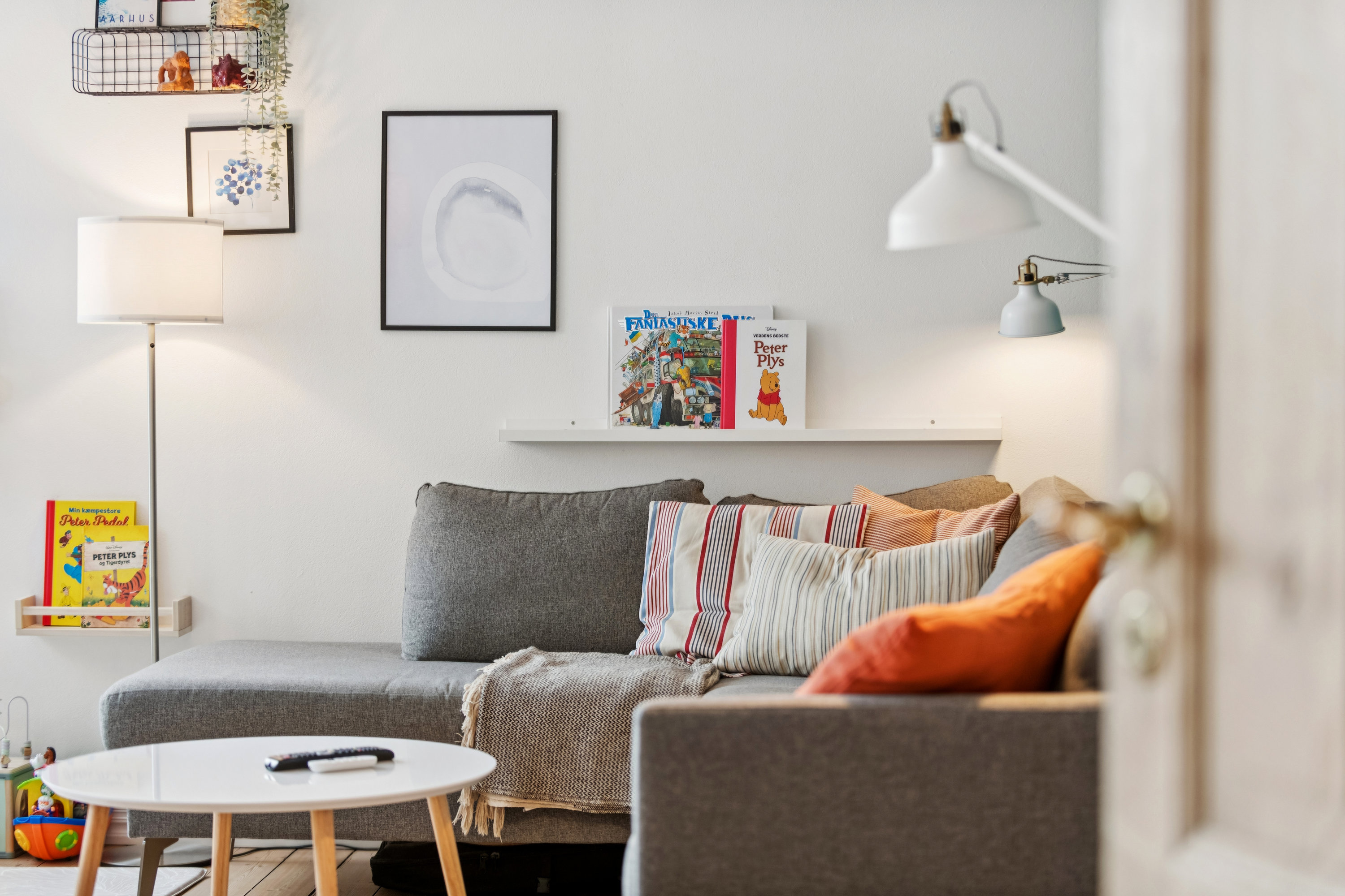 Fremhævet stue billede i fuldskærmstilstand. Billede af Østerbro 22, 2. tv., 9000 Aalborg