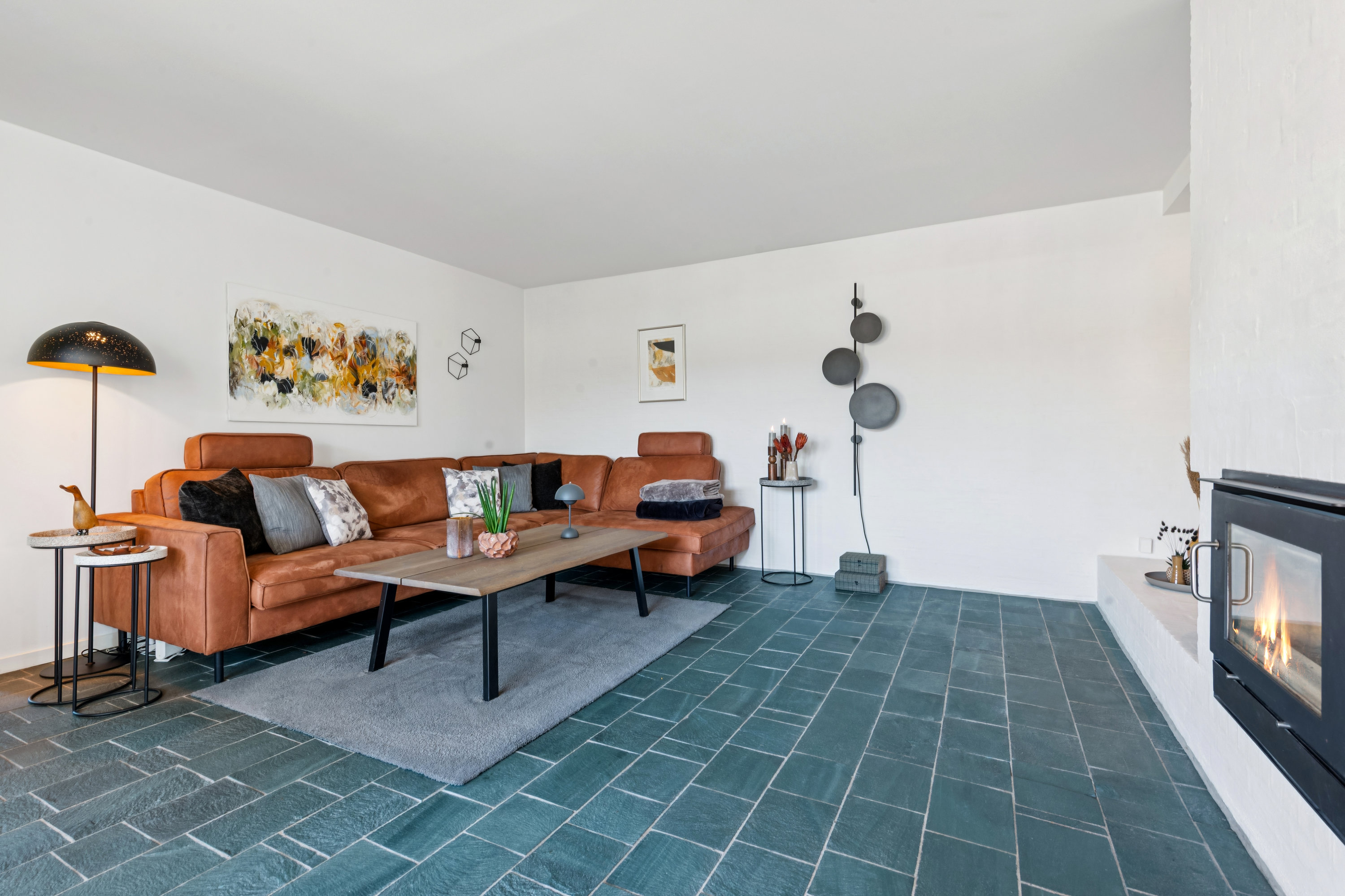 Fremhævet stue billede i fuldskærmstilstand. Billede af Fugleparken 48, 2690 Karlslunde