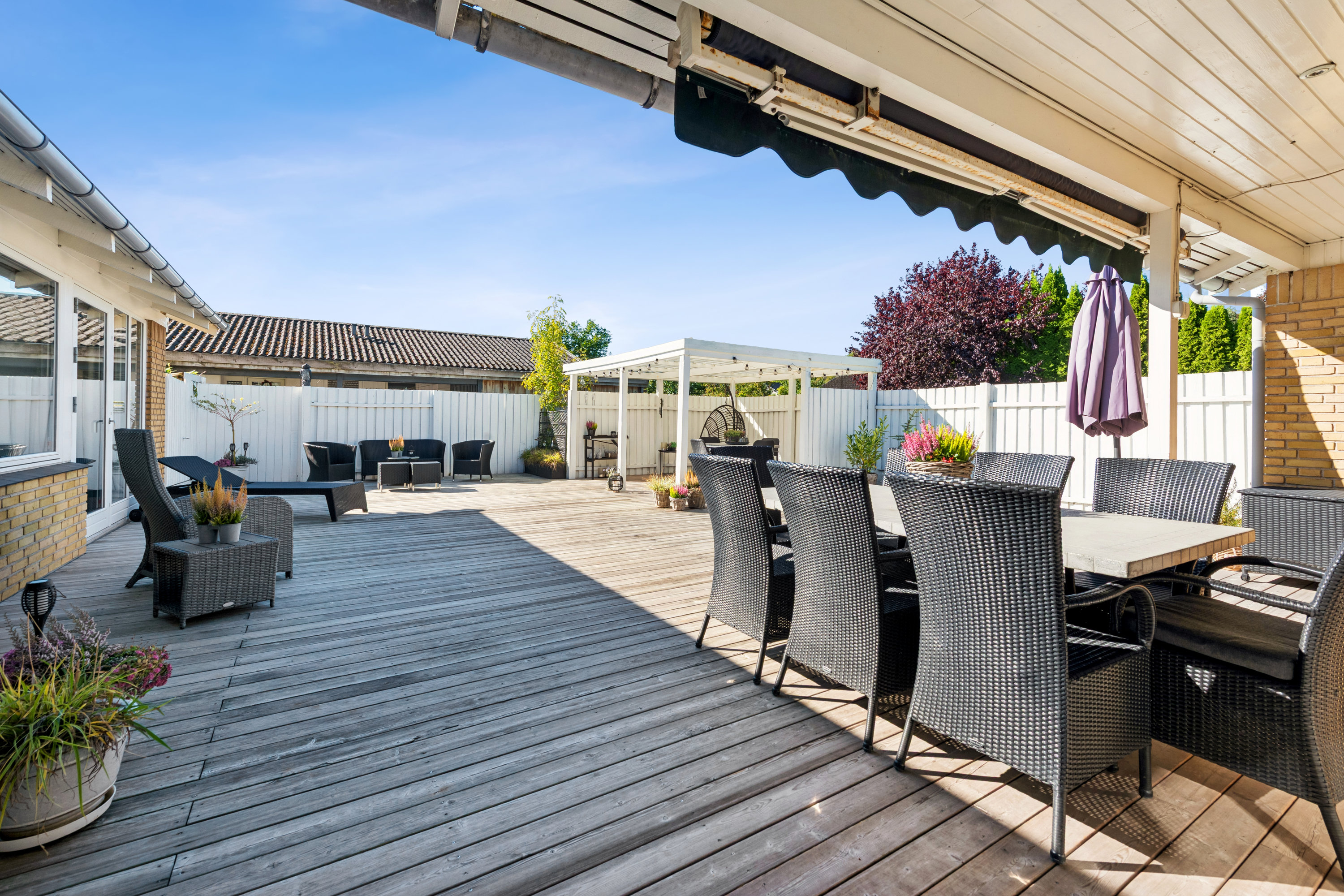 Fremhævet terrasse billede i fuldskærmstilstand. Billede af Fugleparken 48, 2690 Karlslunde