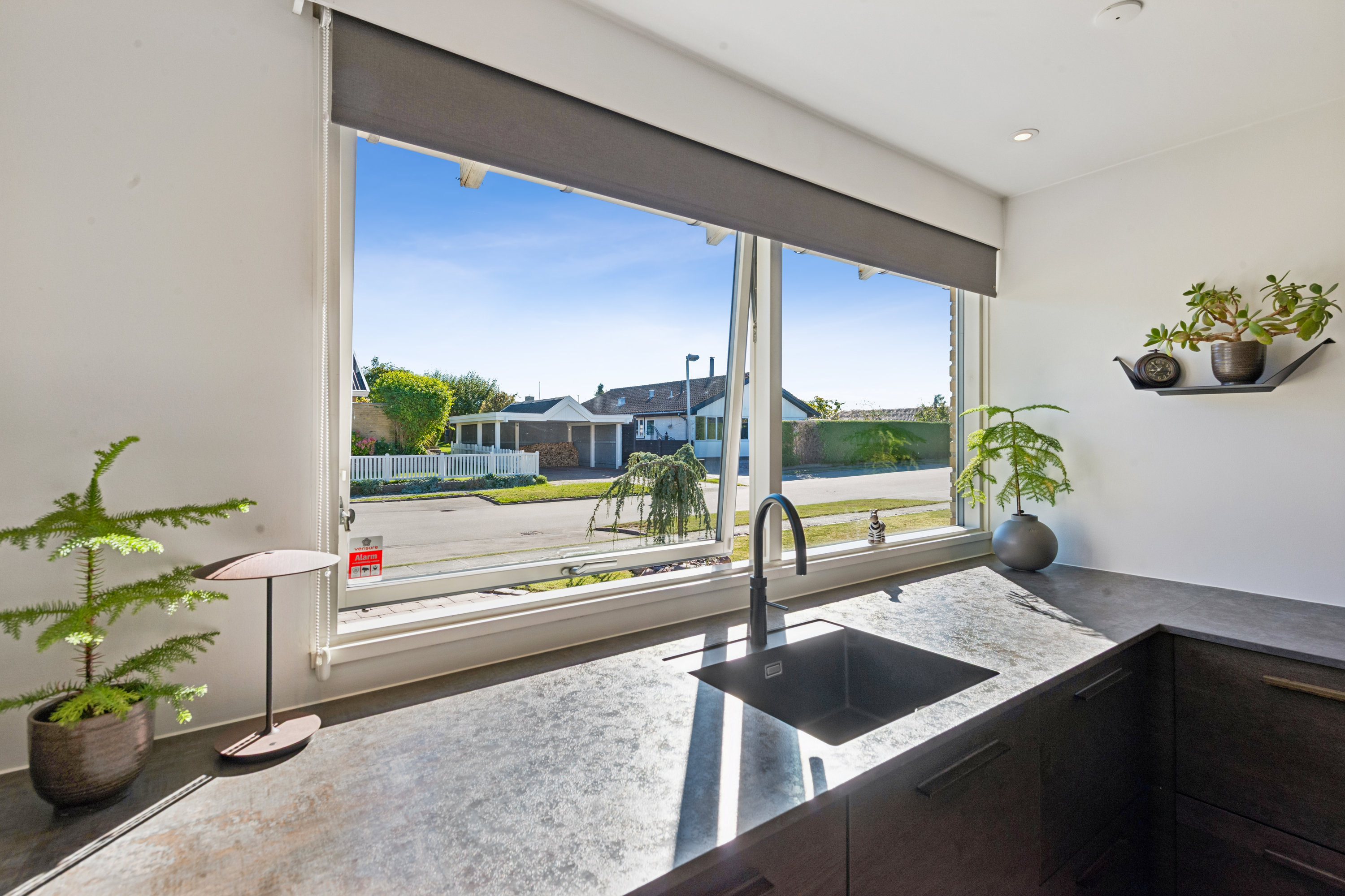 Fremhævet altan billede i fuldskærmstilstand. Billede af Fugleparken 48, 2690 Karlslunde