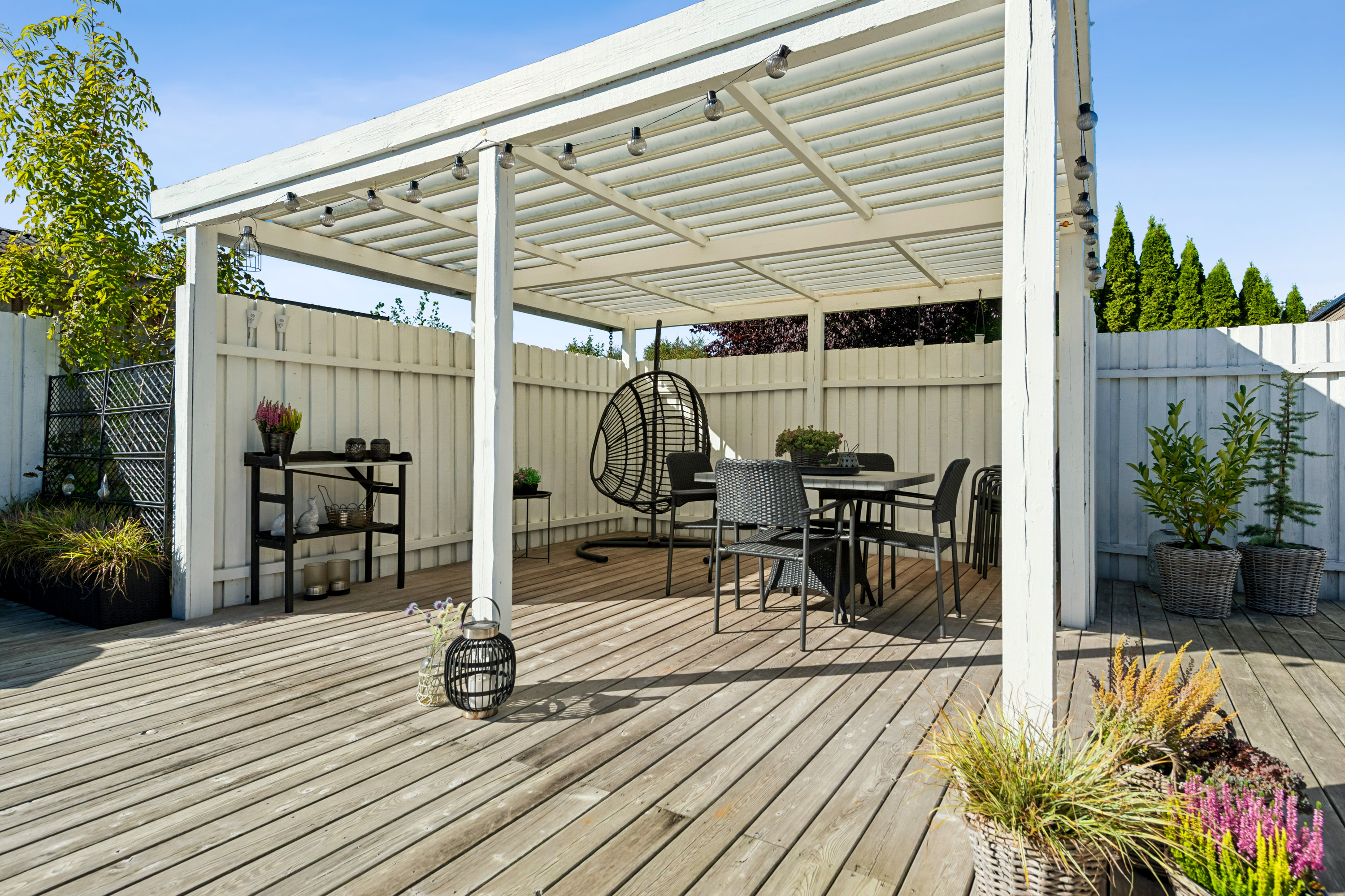 Fremhævet terrasse billede i fuldskærmstilstand. Billede af Fugleparken 48, 2690 Karlslunde