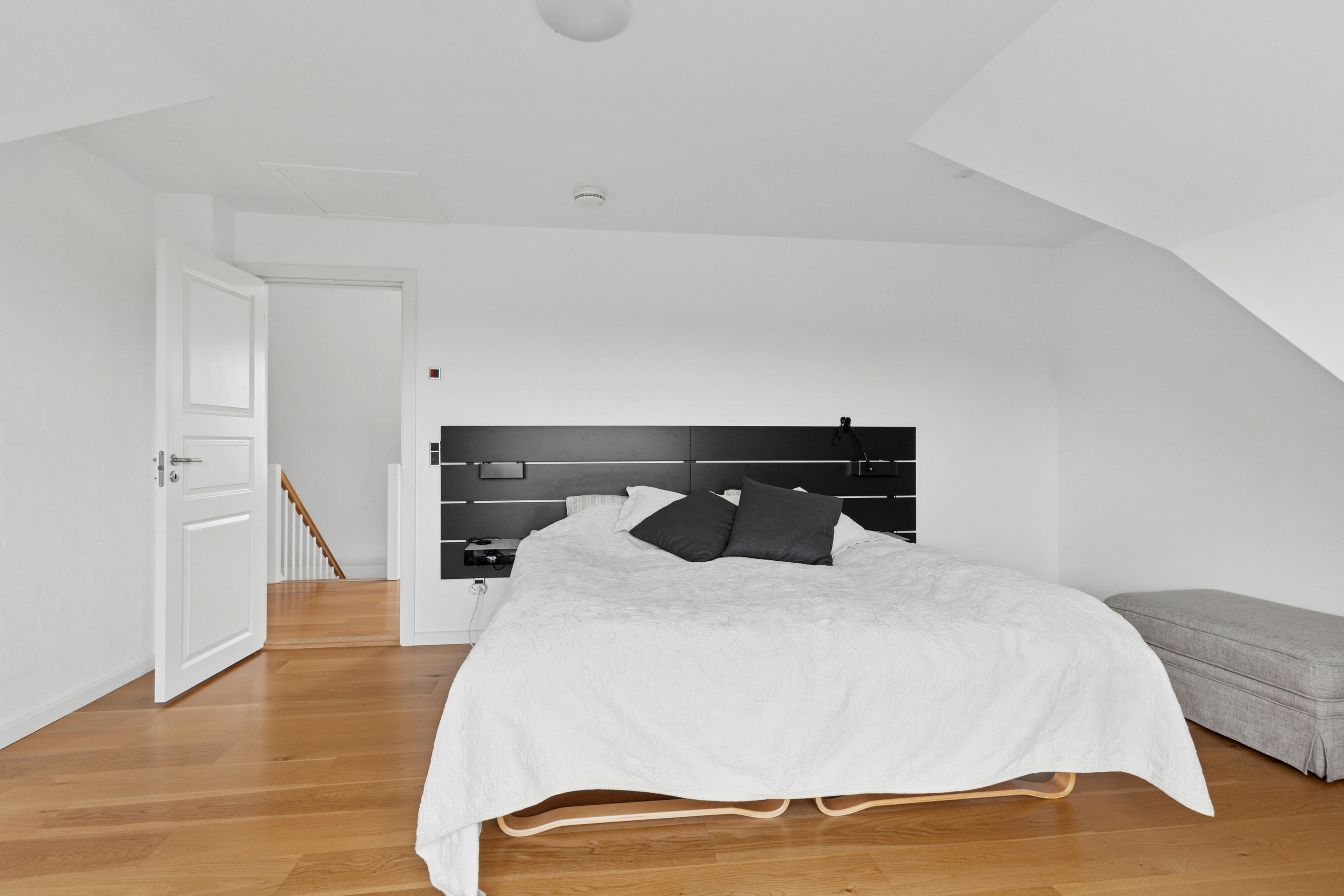 Fremhævet soveværelse billede i fuldskærmstilstand. Billede af Kærvænget 23, Astrup, 9800 Hjørring