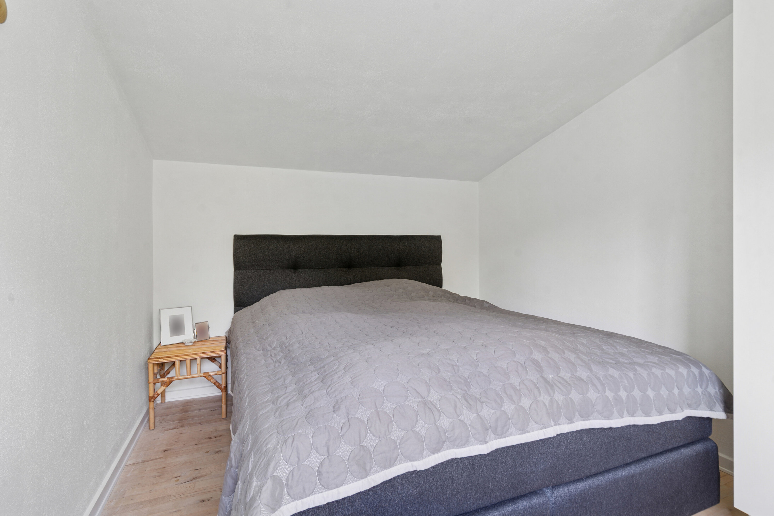 Fremhævet soveværelse billede i fuldskærmstilstand. Billede af Carlsen-Skiødts Vej 25, 5220 Odense SØ