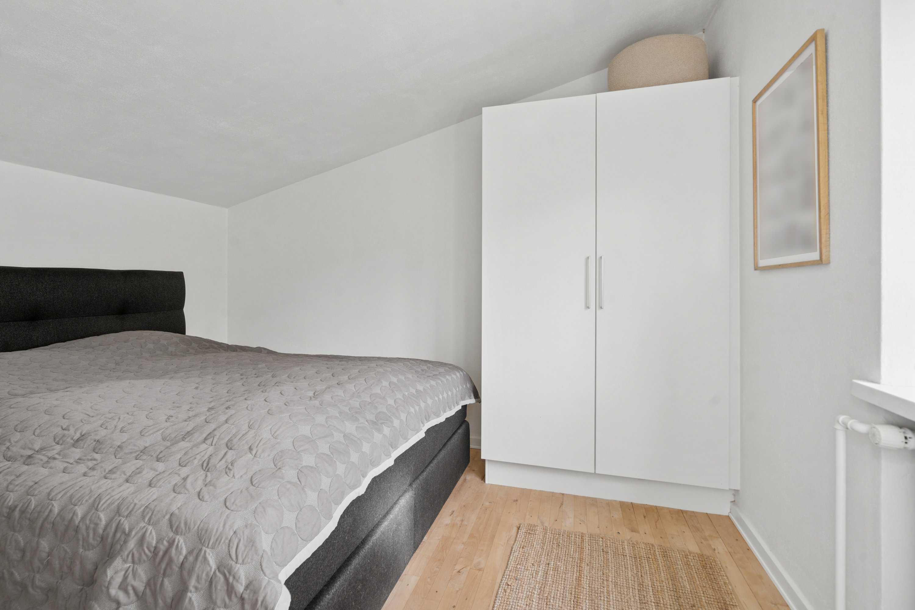 Fremhævet soveværelse billede i fuldskærmstilstand. Billede af Carlsen-Skiødts Vej 25, 5220 Odense SØ