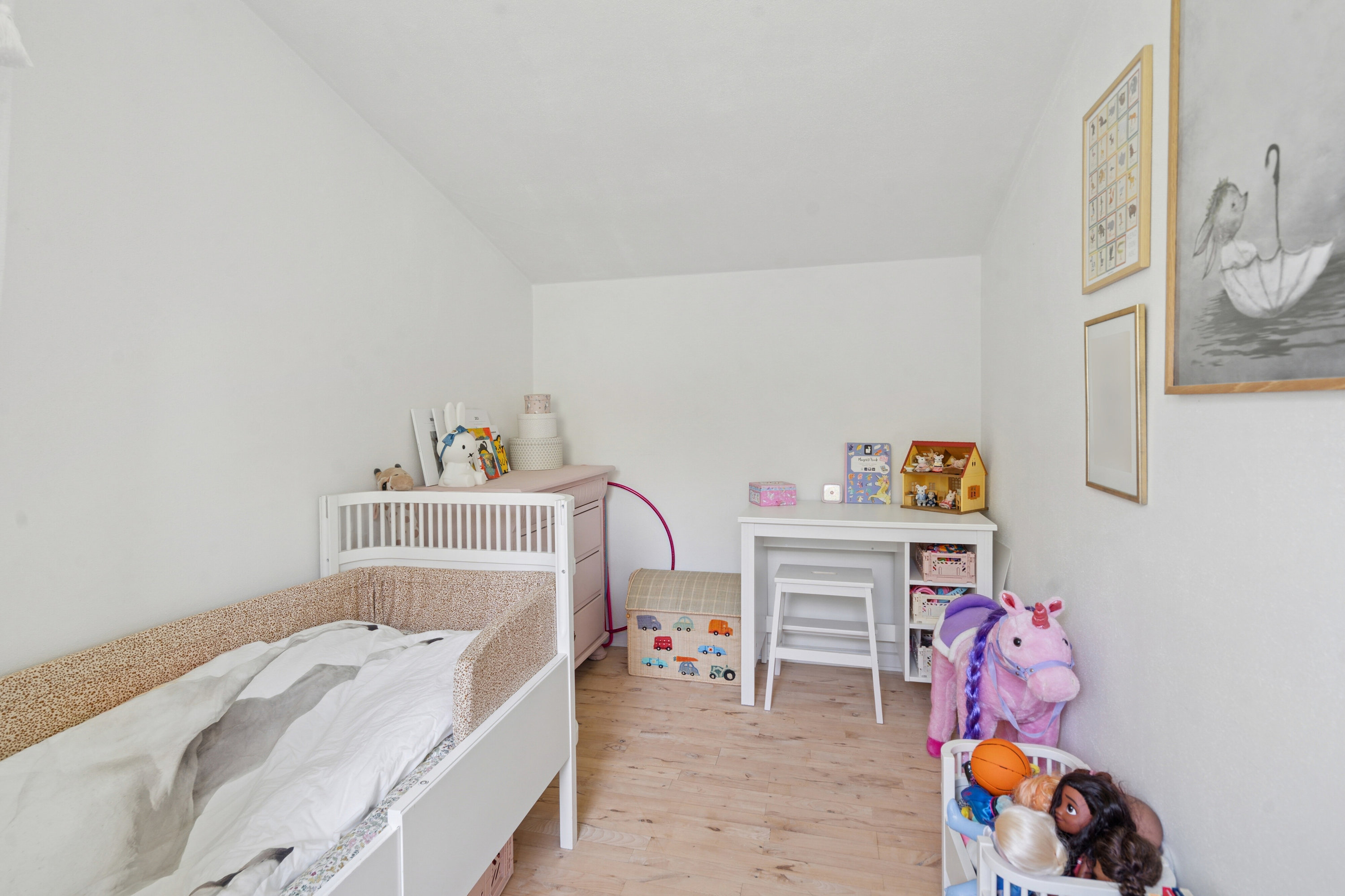 Fremhævet børneværelse billede i fuldskærmstilstand. Billede af Carlsen-Skiødts Vej 25, 5220 Odense SØ