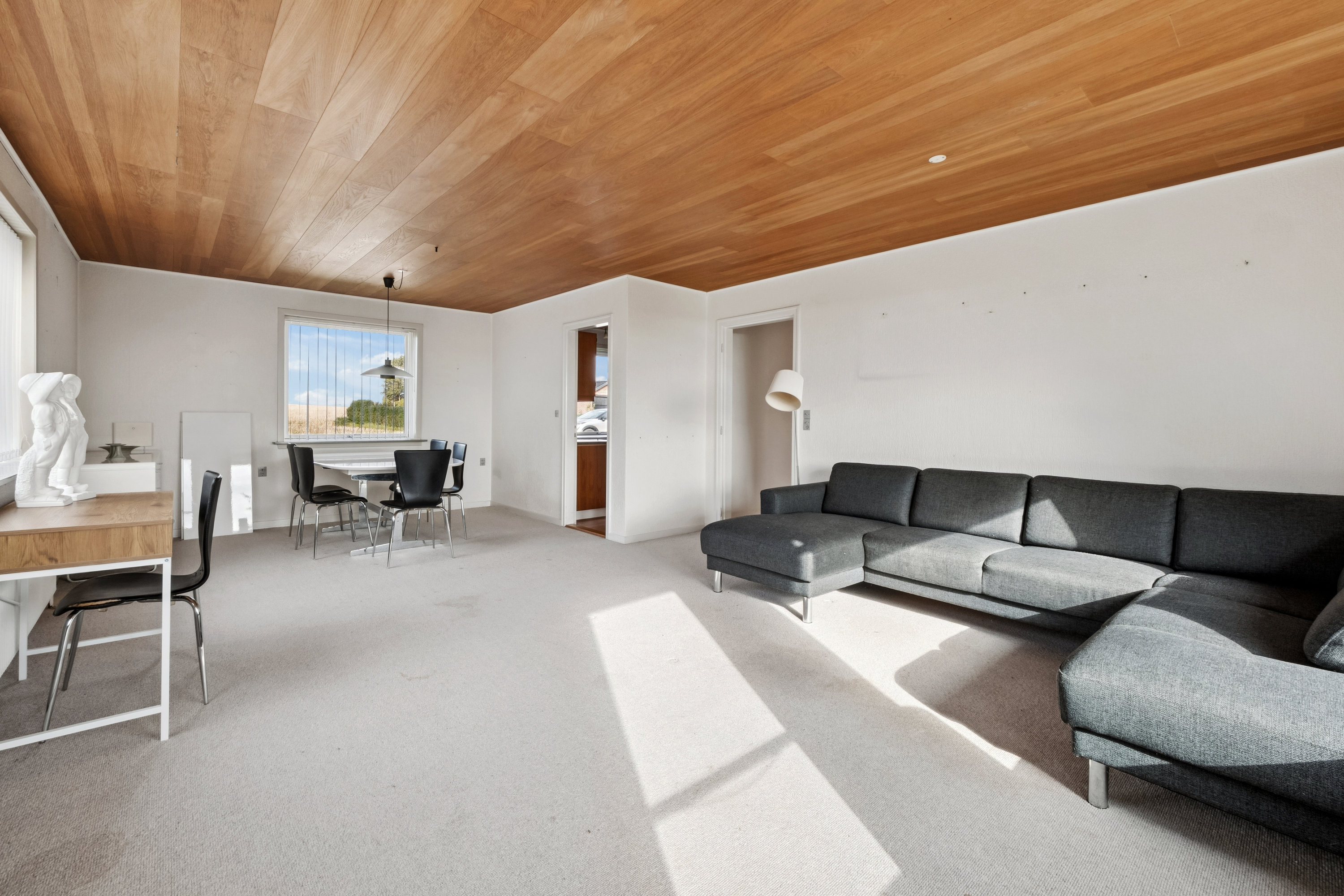 Fremhævet stue billede i fuldskærmstilstand. Billede af Bakkevænget 32, Sønder Dråby, 7900 Nykøbing M