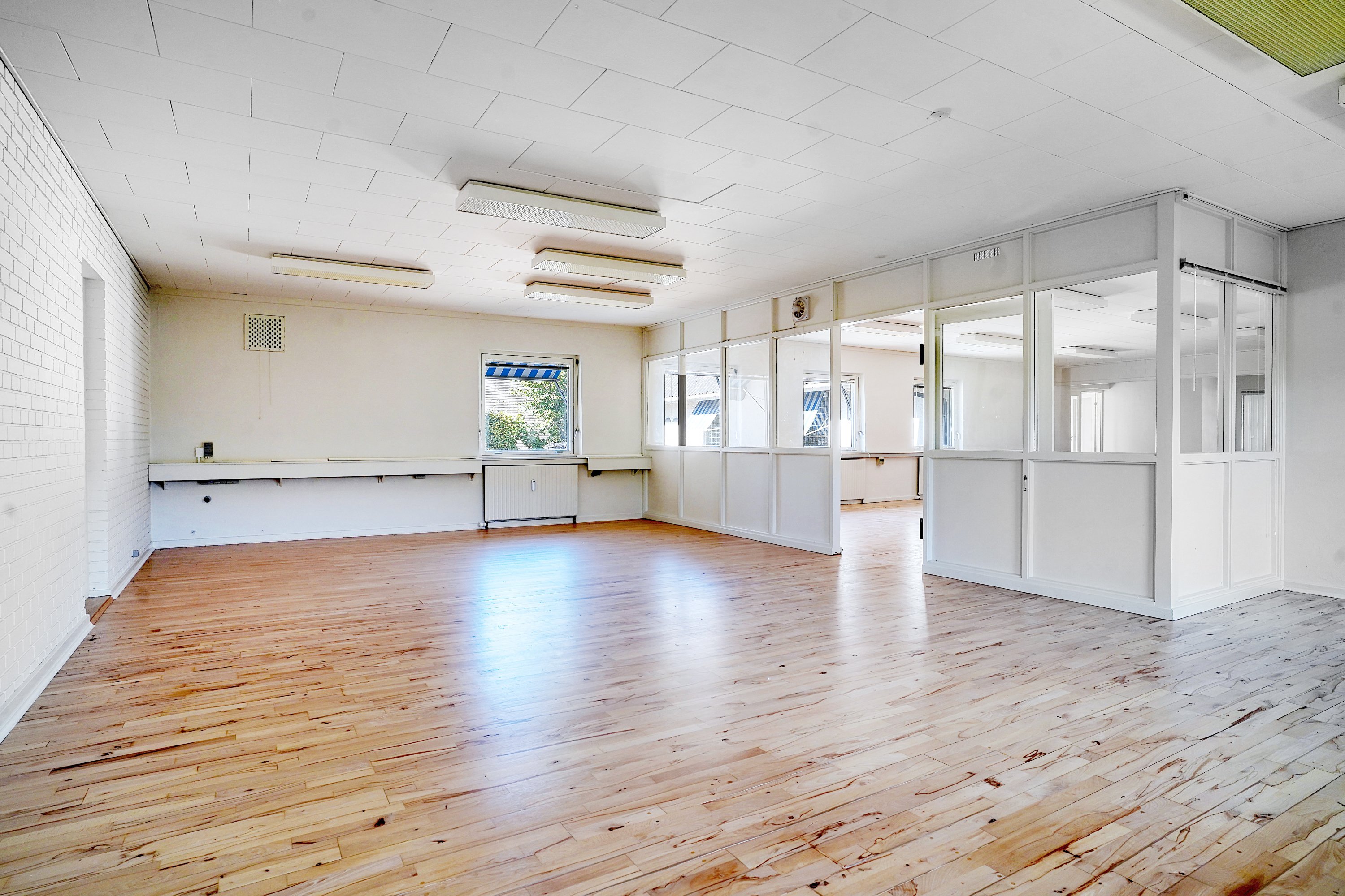 Fremhævet kontor billede i fuldskærmstilstand. Billede af Bakkegårdsvej 311, 3050 Humlebæk