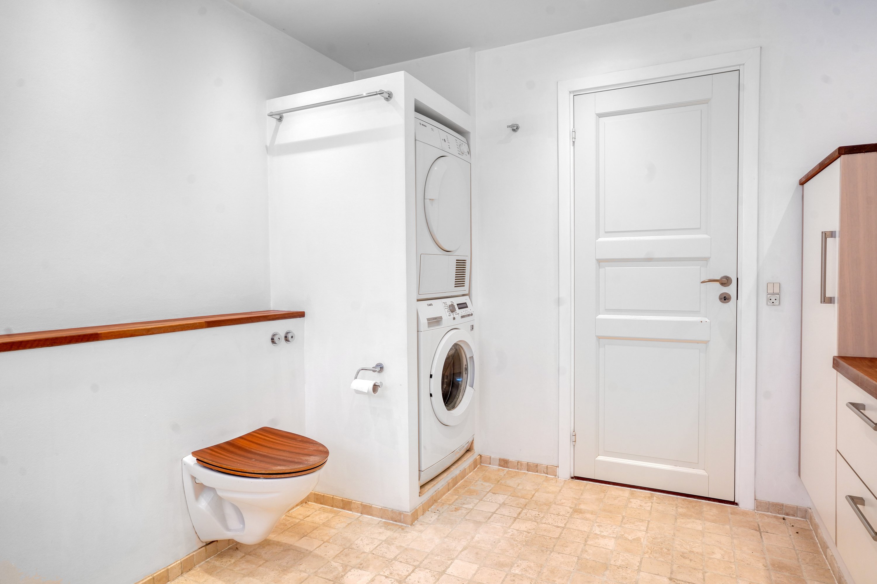 Fremhævet badeværelse billede i fuldskærmstilstand. Billede af Bakkegårdsvej 311, 3050 Humlebæk