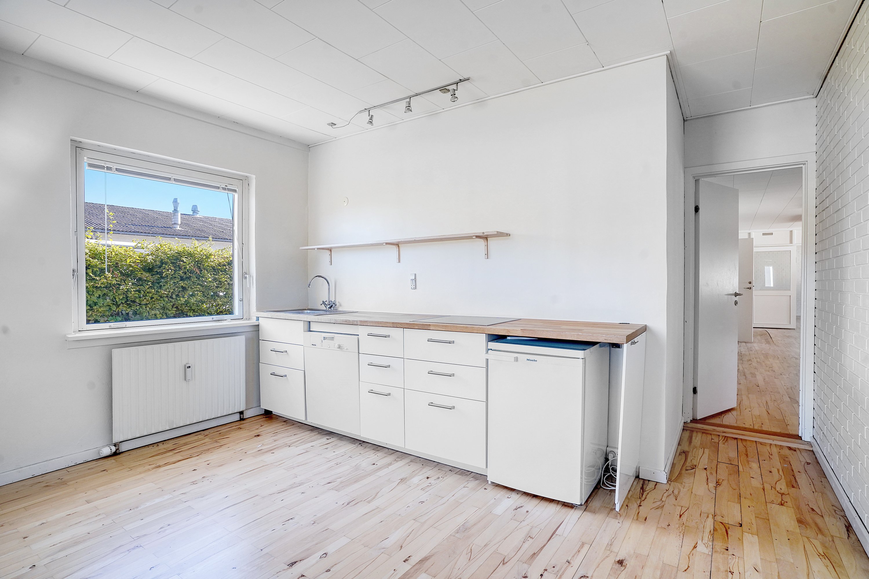 Fremhævet køkken billede i fuldskærmstilstand. Billede af Bakkegårdsvej 311, 3050 Humlebæk