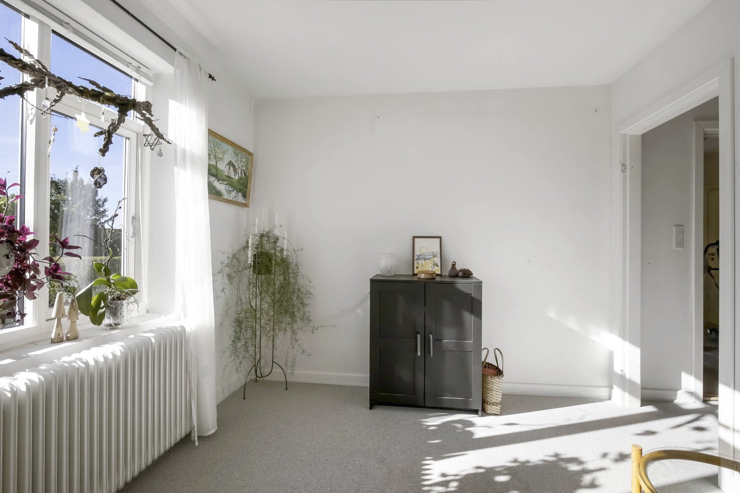 Fremhævet stue billede i fuldskærmstilstand. Billede af Kirkevej 21, Pindstrup, 8550 Ryomgård