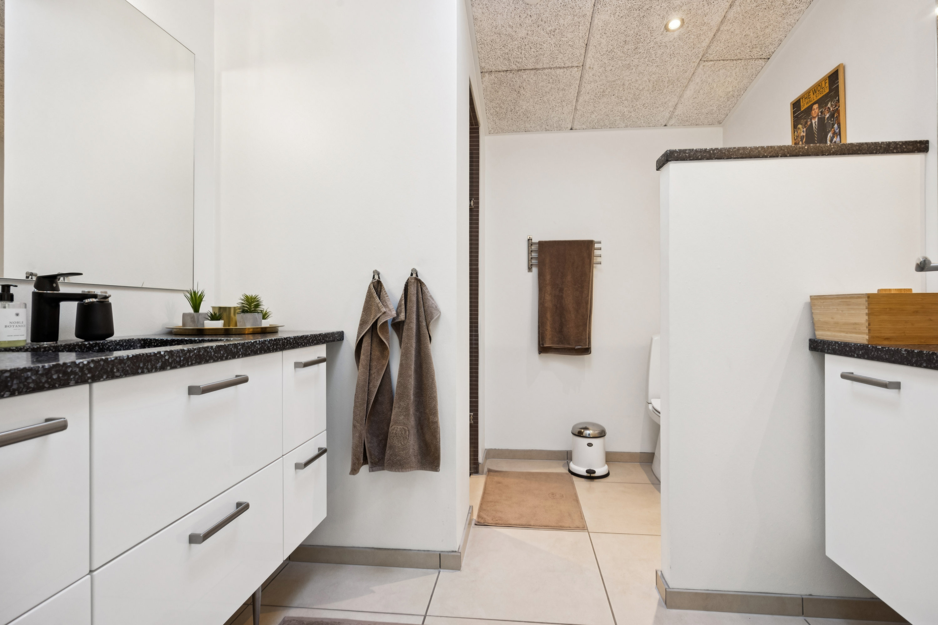 Fremhævet badeværelse billede i fuldskærmstilstand. Billede af Hostrupkrogen 26, 9500 Hobro