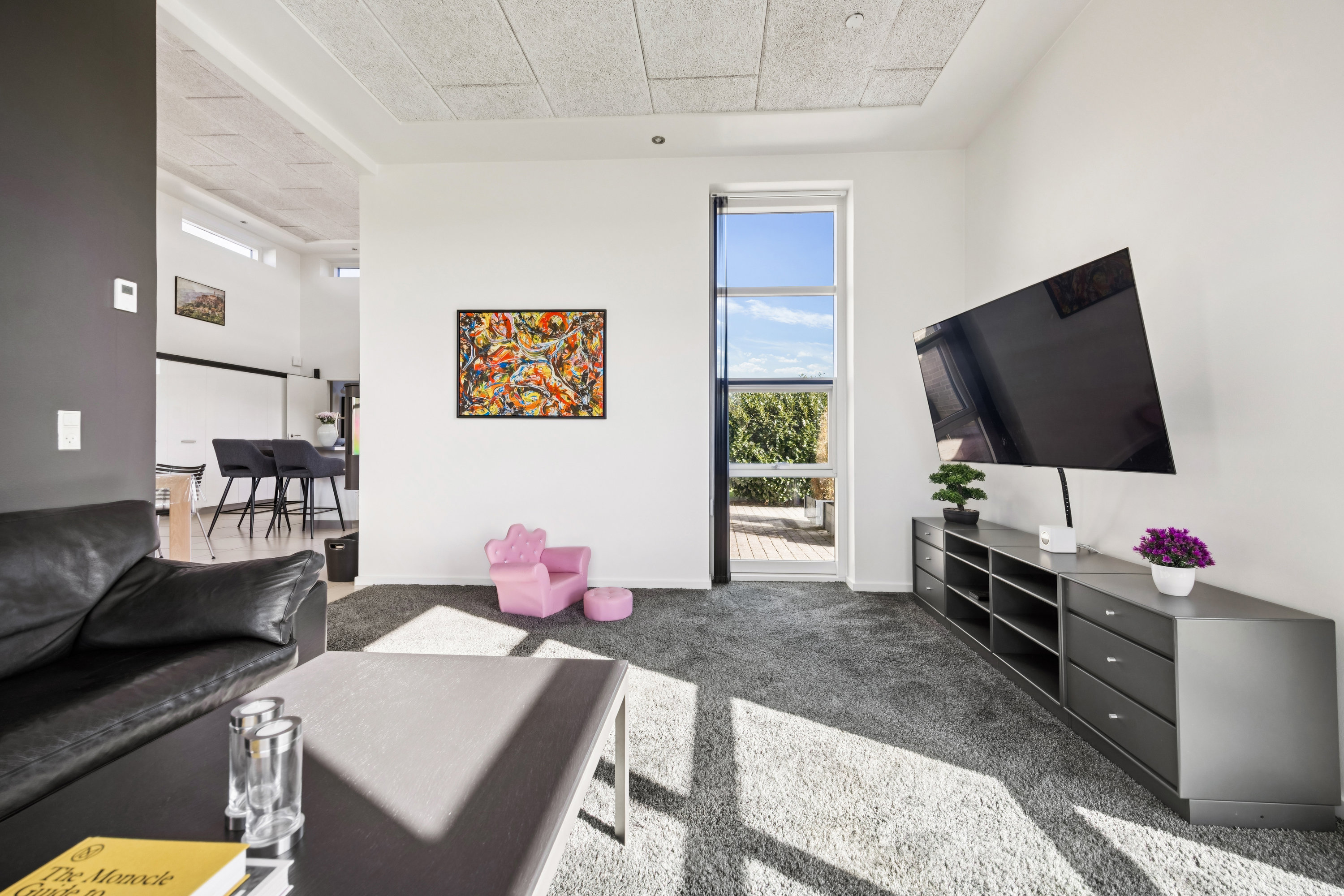 Fremhævet stue billede i fuldskærmstilstand. Billede af Hostrupkrogen 26, 9500 Hobro